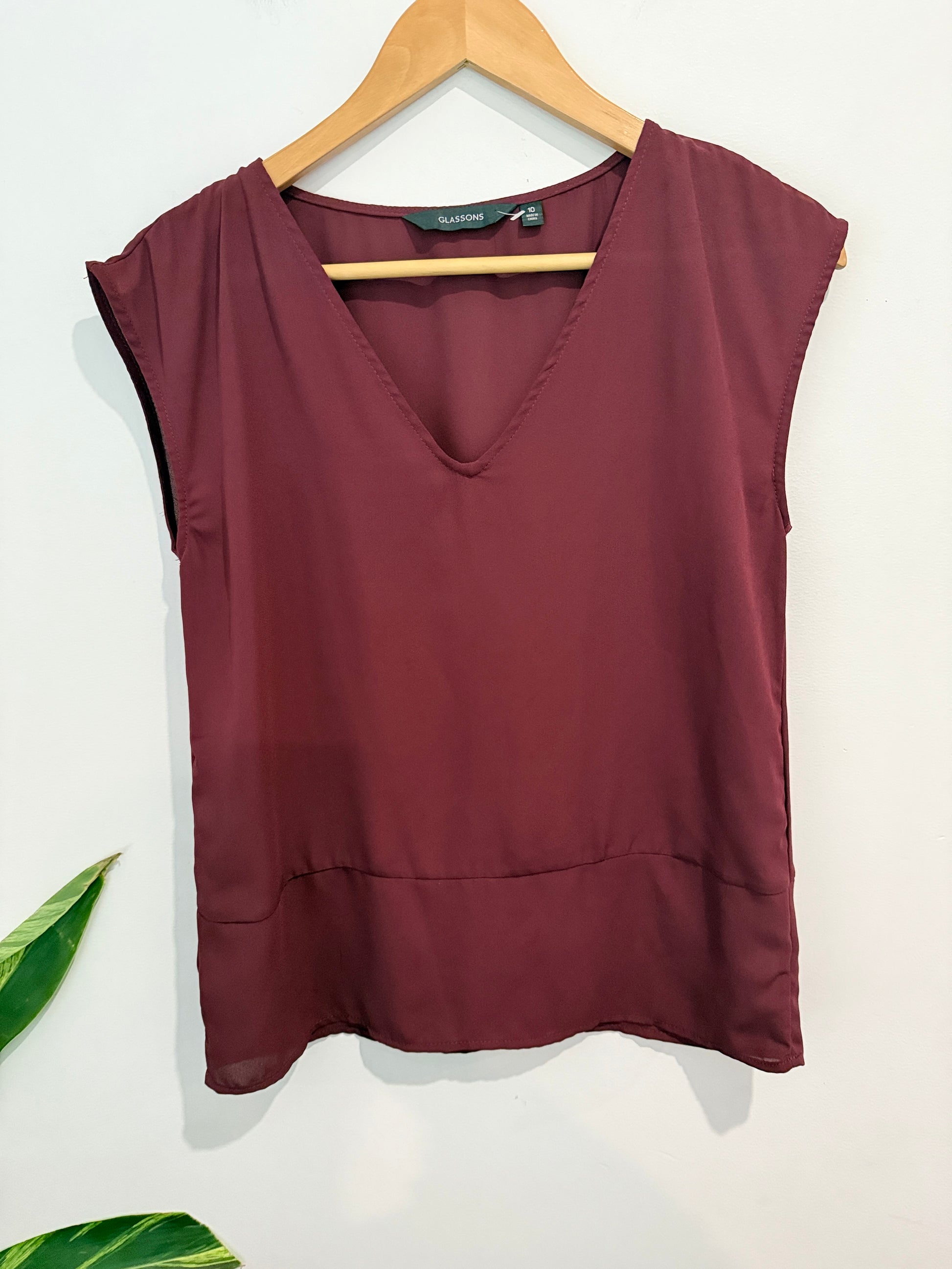 Glassons Sleeveless V-neck Top Size 10