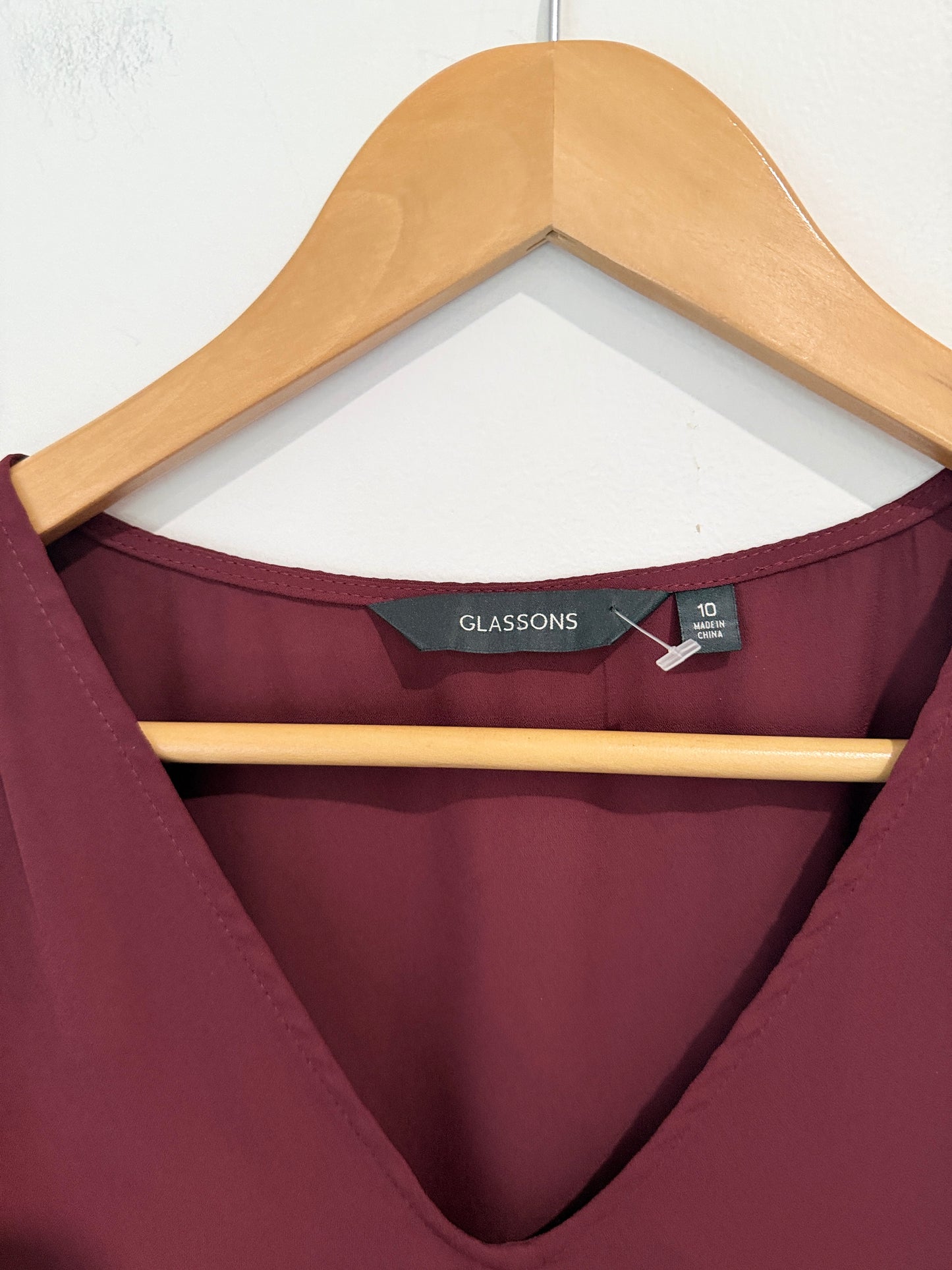 Glassons Sleeveless V-neck Top Size 10