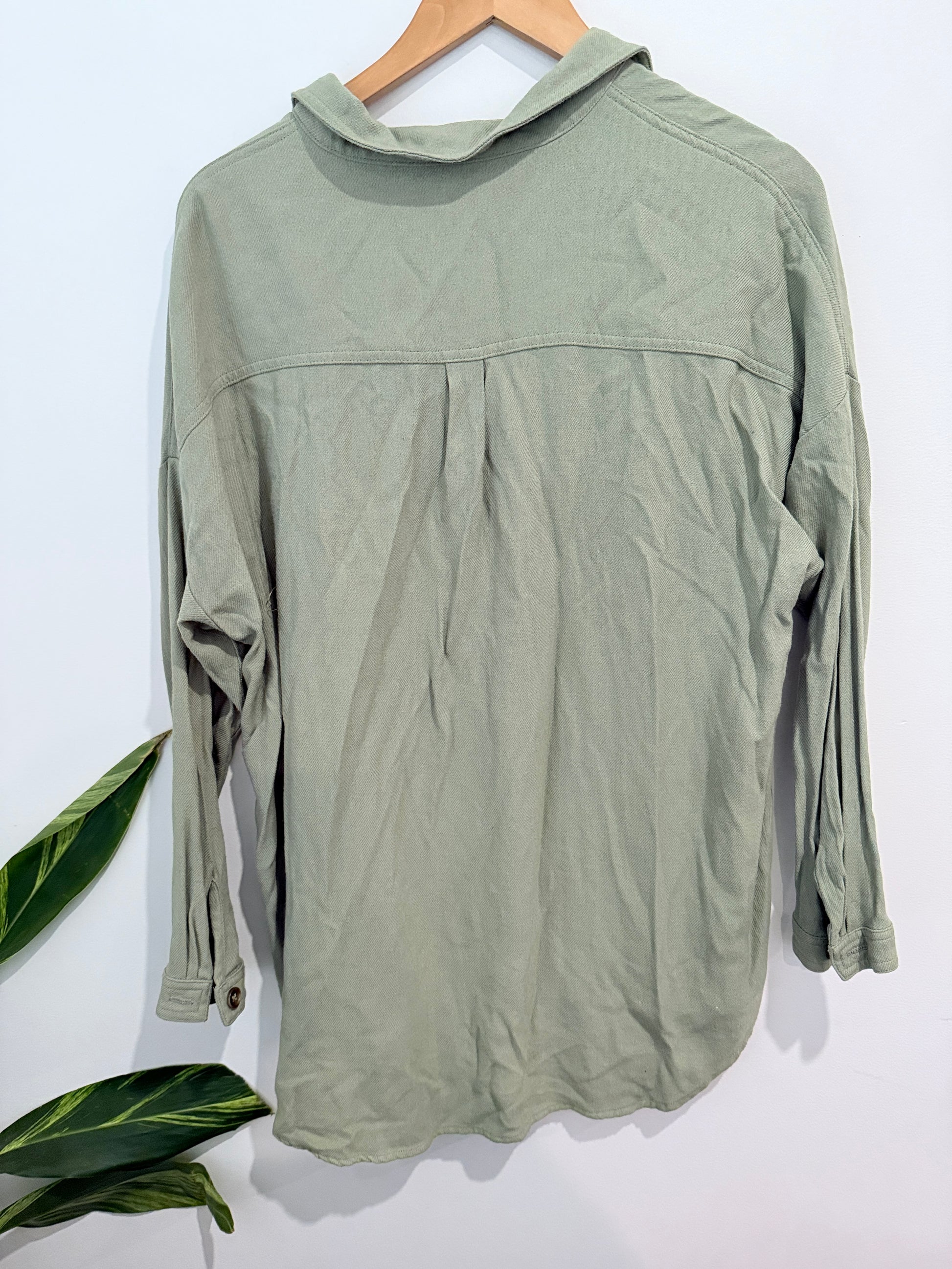 Brand Unknown Oversized Button-up Shirt Size U/Arm to U/Arm 65cm