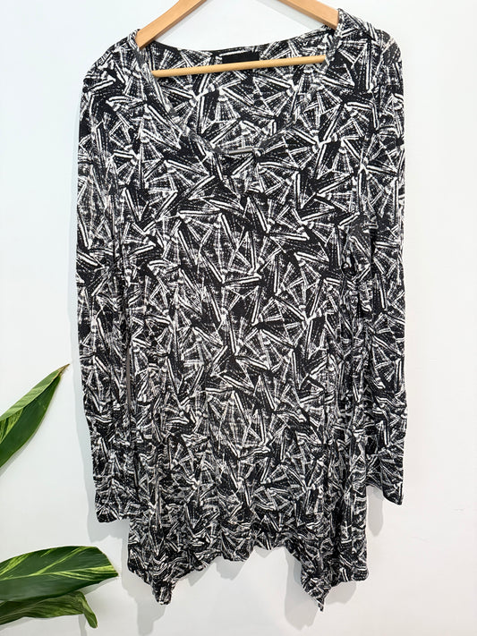 Brand Unknown Abstract Print Dress/Tunic Size U/Arm to U/Arm 50cm