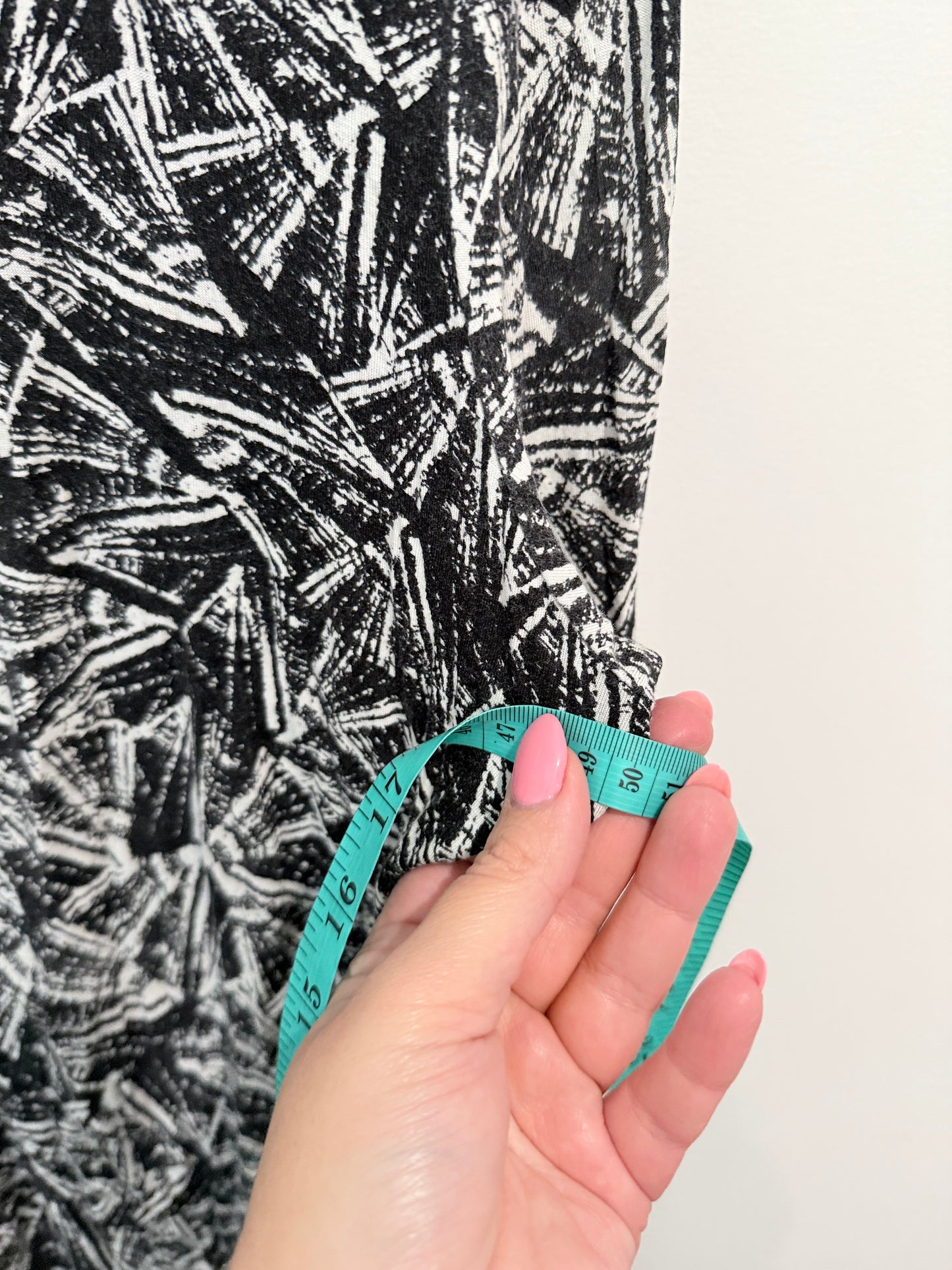 Brand Unknown Abstract Print Dress/Tunic Size U/Arm to U/Arm 50cm