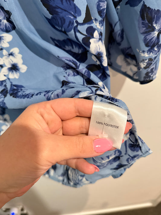 Brand Unknown 3/4-sleeve Floral Top Size U/Arm to U/Arm 49cm