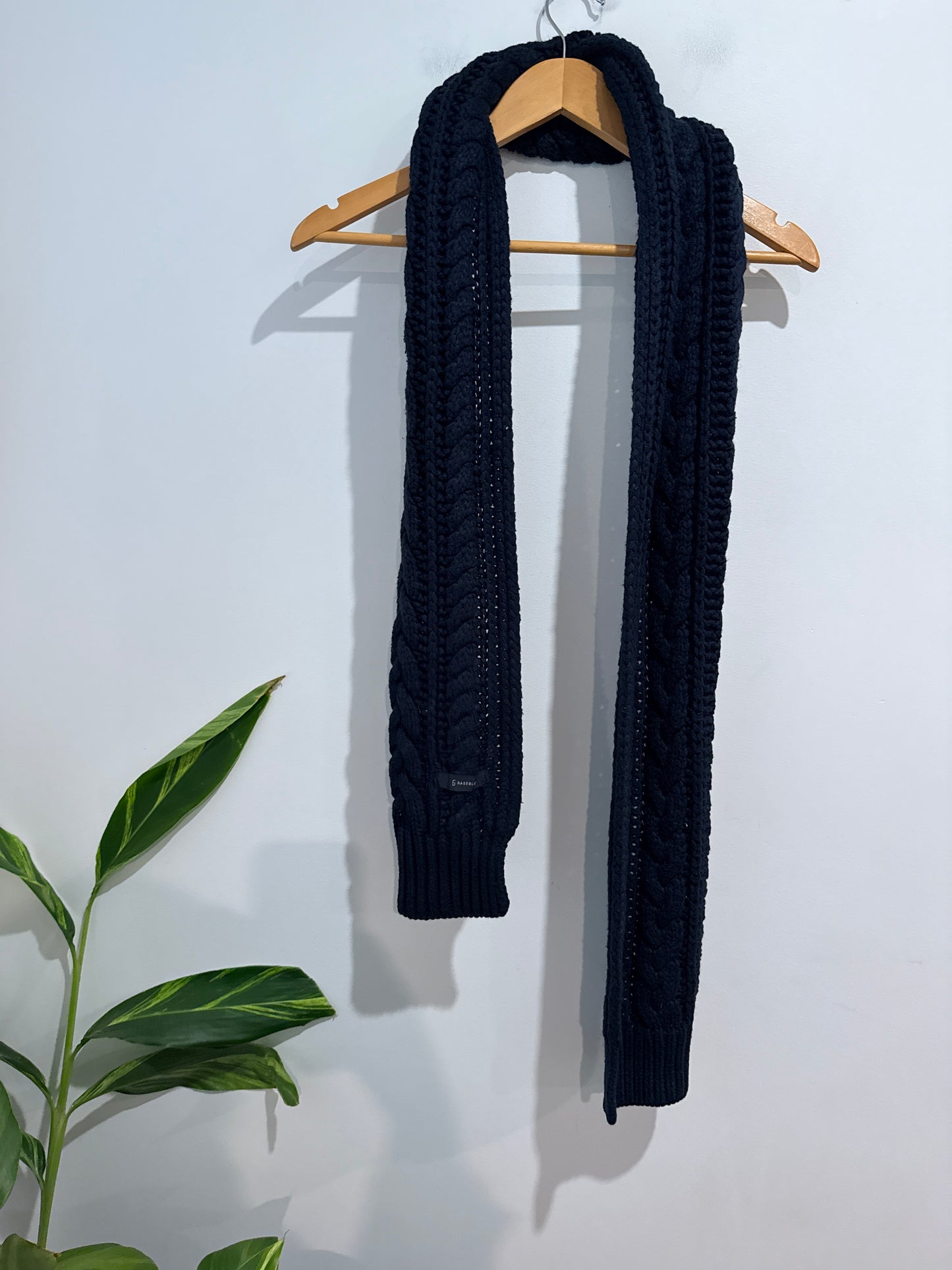 Rageblue Cable Knit Scarf Size 6