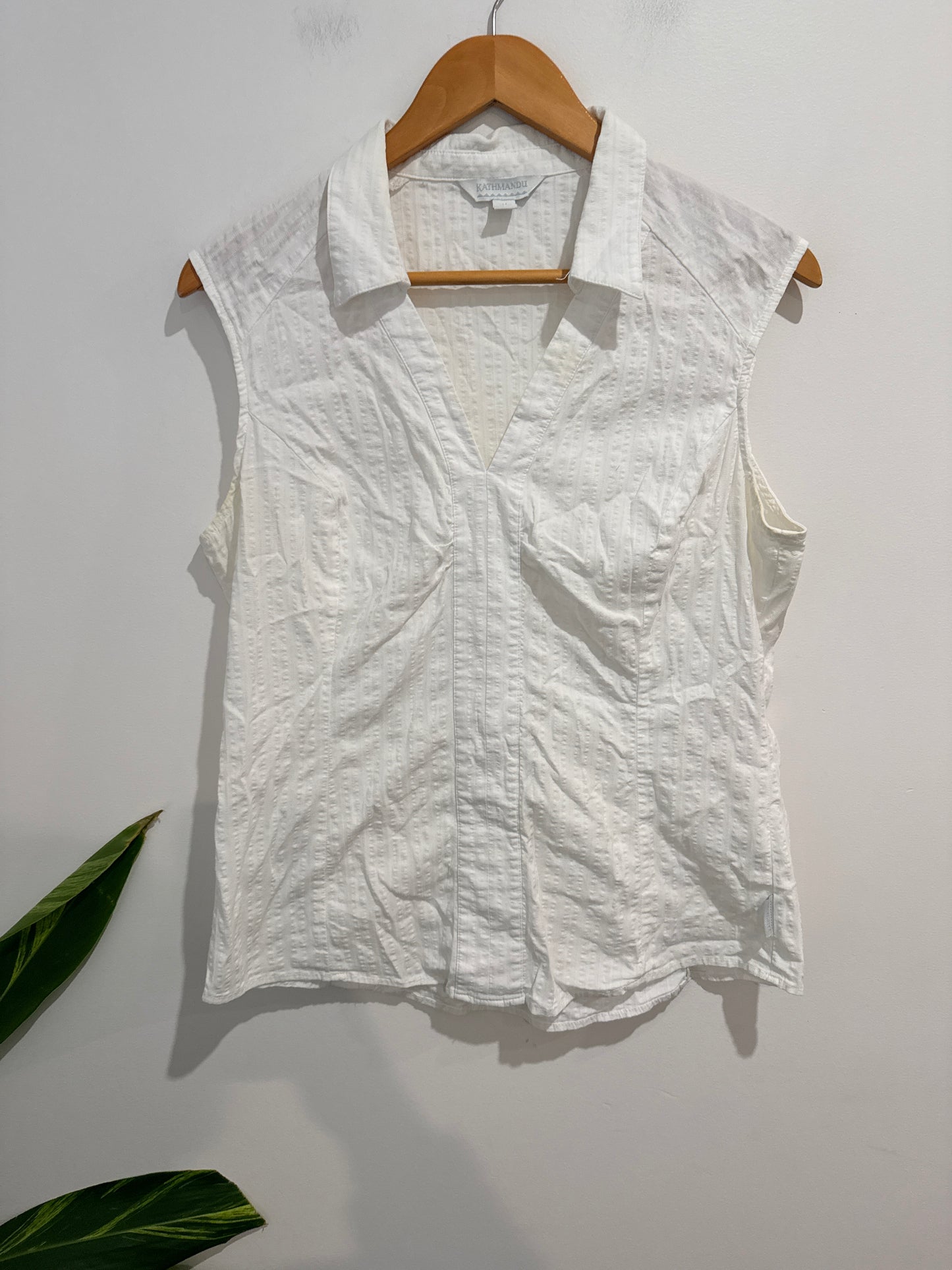 Kathmandu Sleeveless Top Size 14