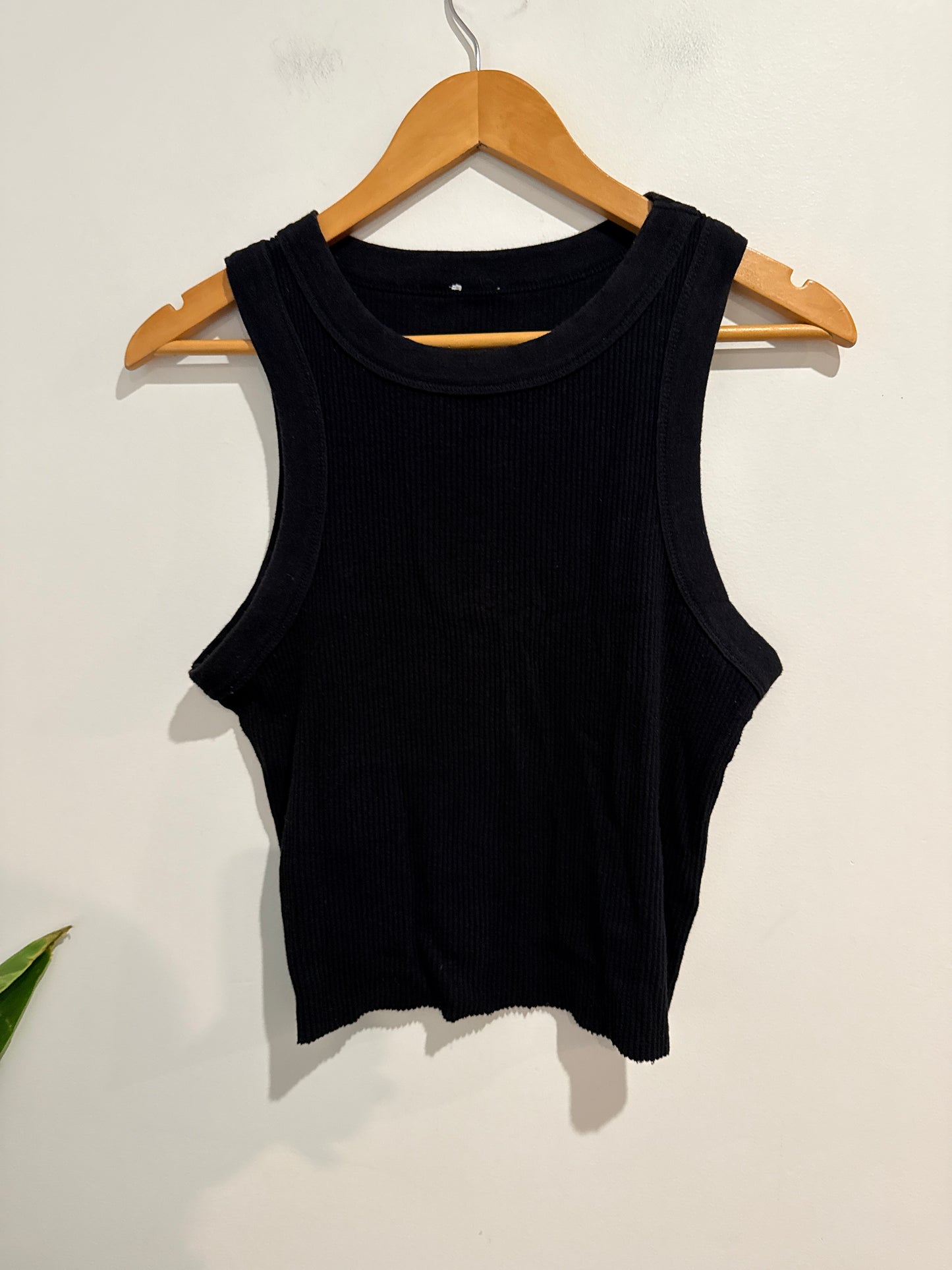 Brand Unknown Ribbed Crop Top Size U/Arm to U/Arm 45cm