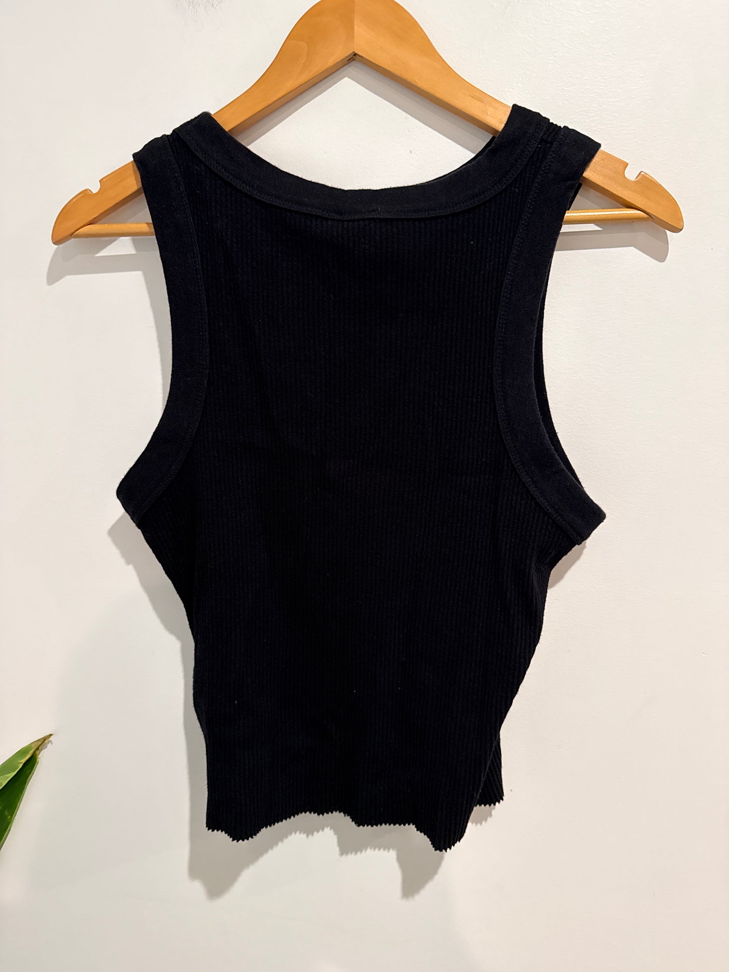 Brand Unknown Ribbed Crop Top Size U/Arm to U/Arm 45cm