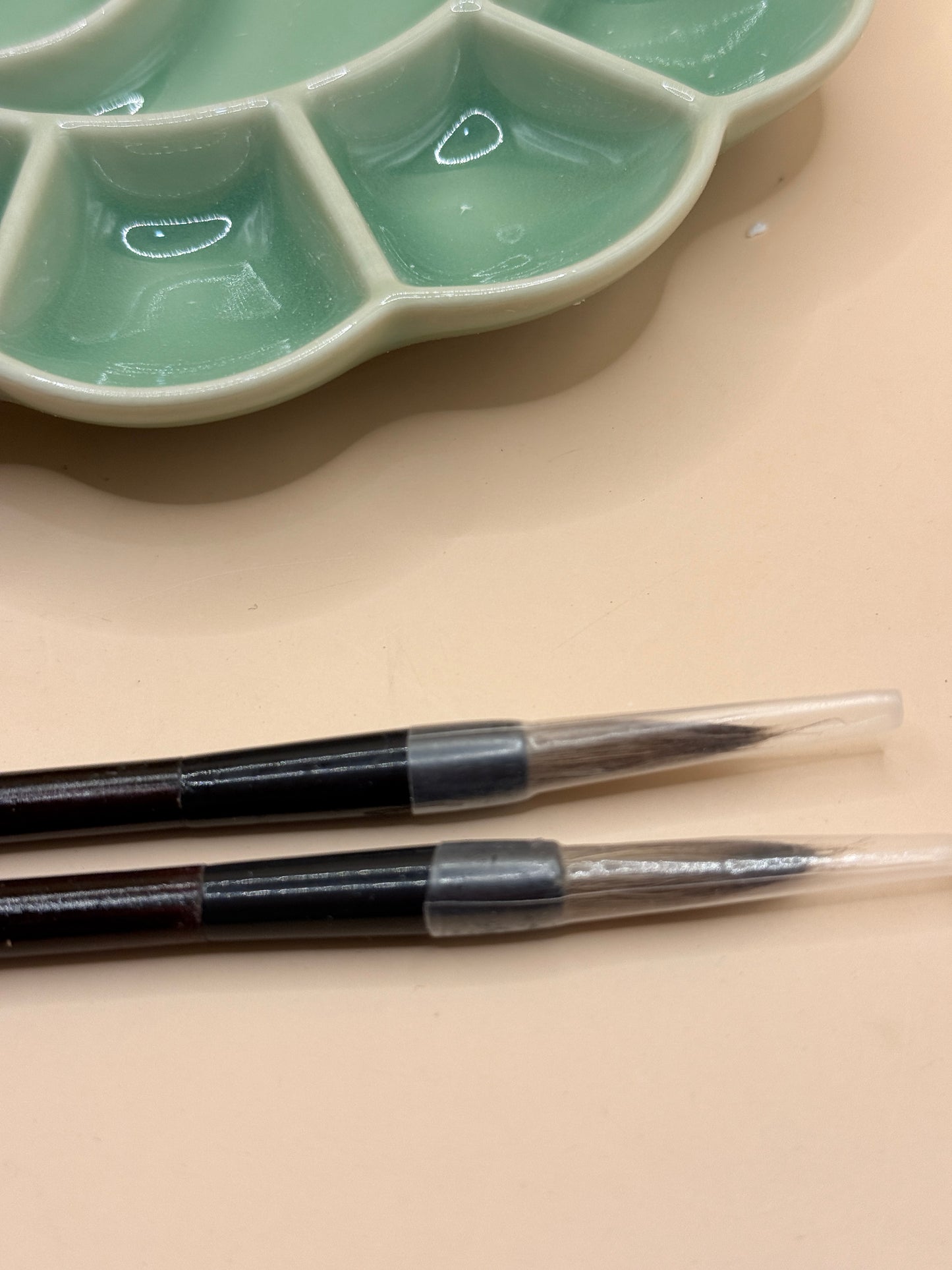Ceramic Paint Palette / Ink Dish with Paint Brushes