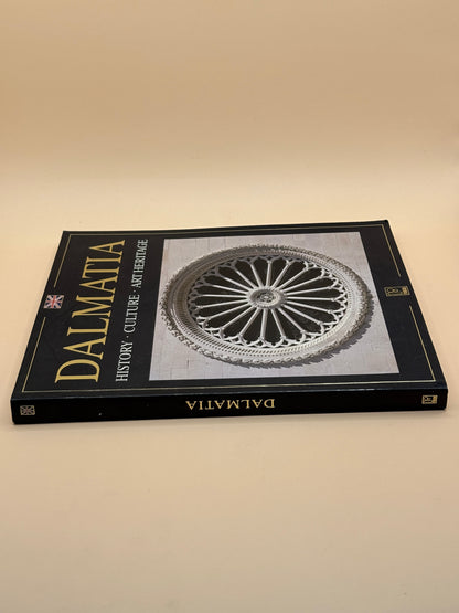 Dalmatia: History • Culture • Art Heritage by Forum