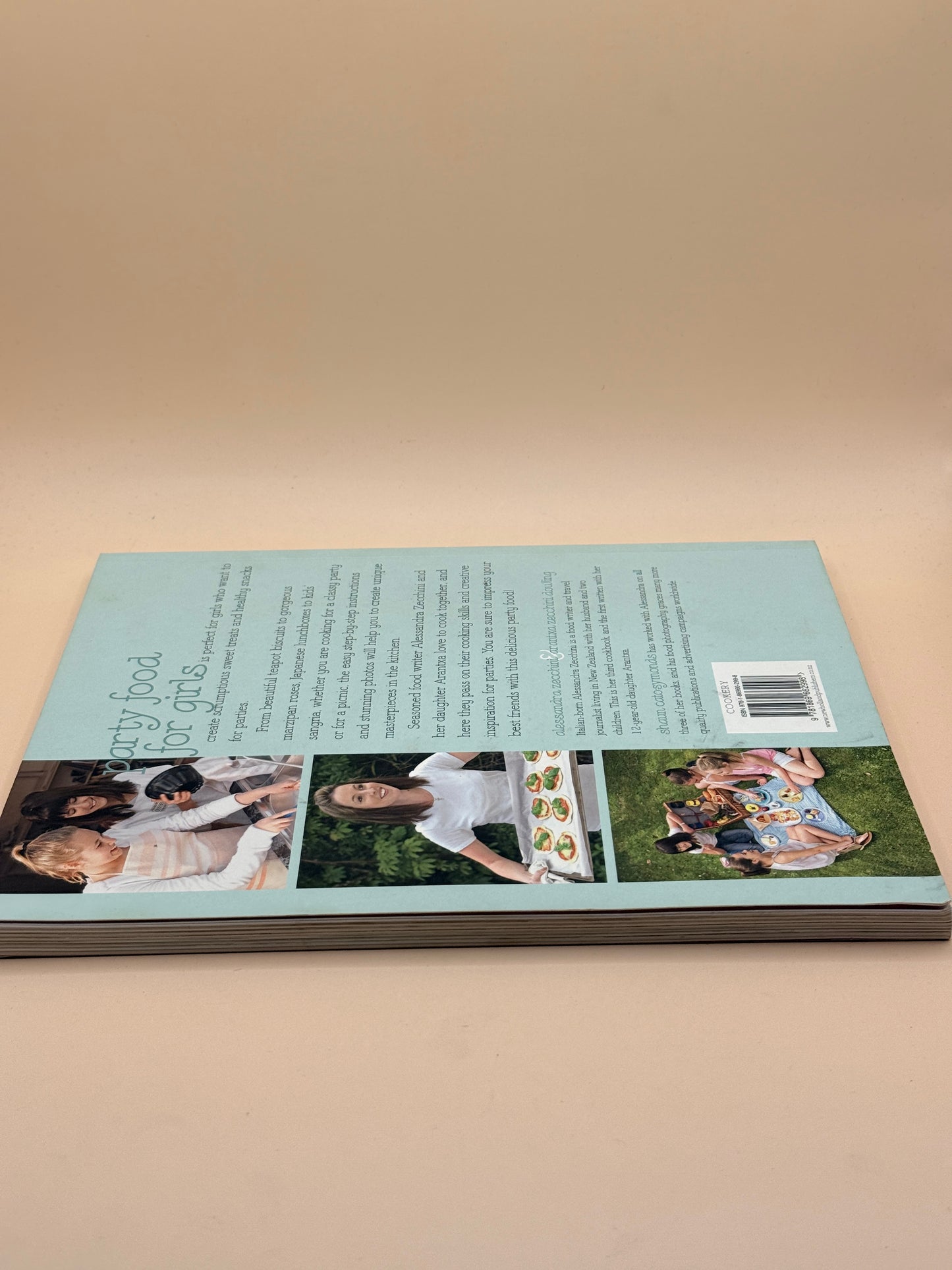 Party Food for Girls by Alessandra Zecchini & Arantxa Zecchini Dowling