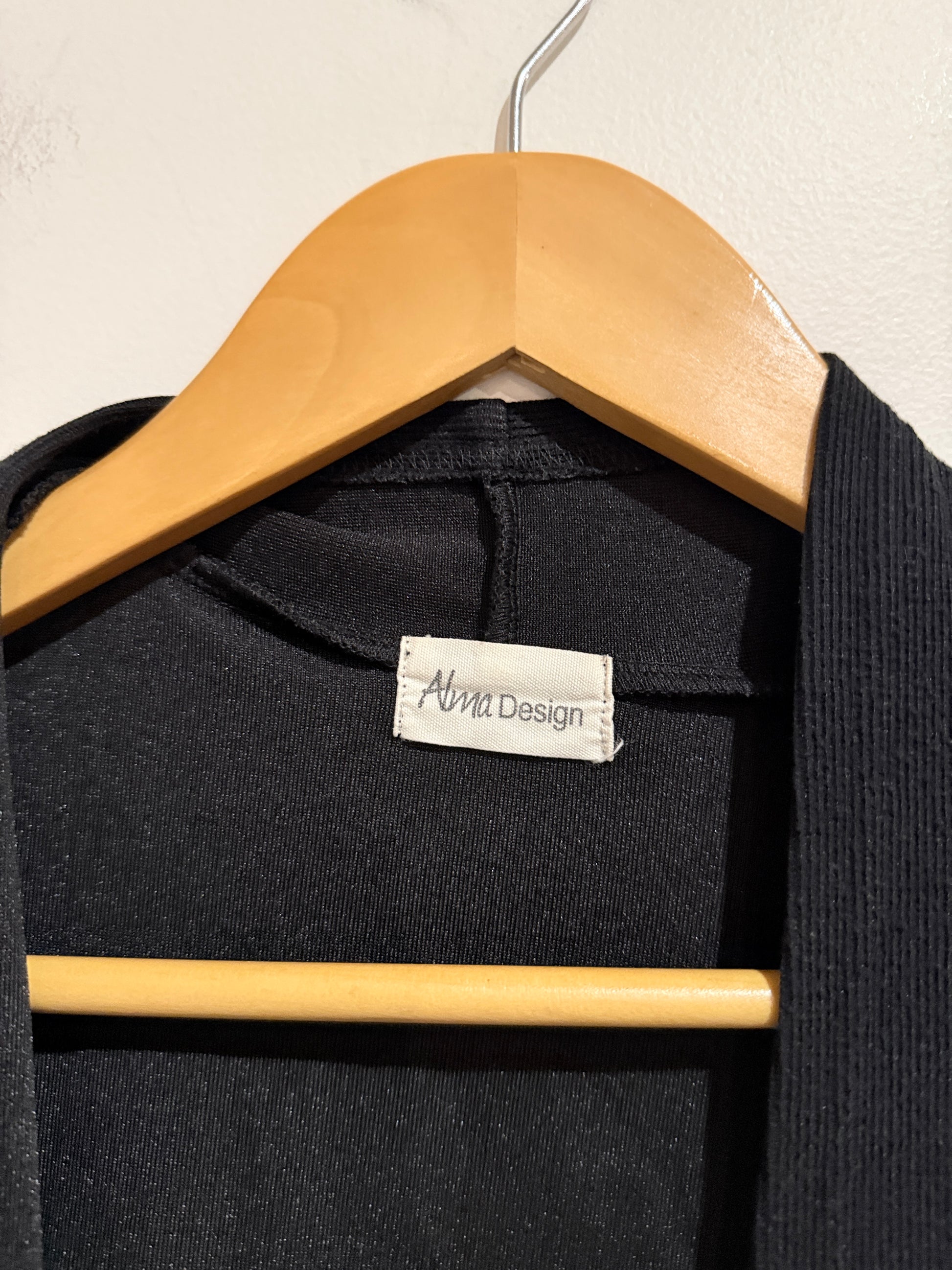 Alma Design Open-front Cardigan Size U/Arm to U/Arm 47cm