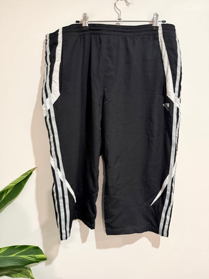 Adidas 3/4 Length Shorts Size Waist 98cm