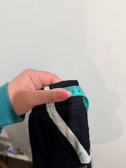 Adidas 3/4 Length Shorts Size Waist 98cm