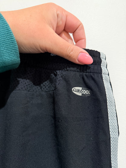 Adidas 3/4 Length Shorts Size Waist 98cm