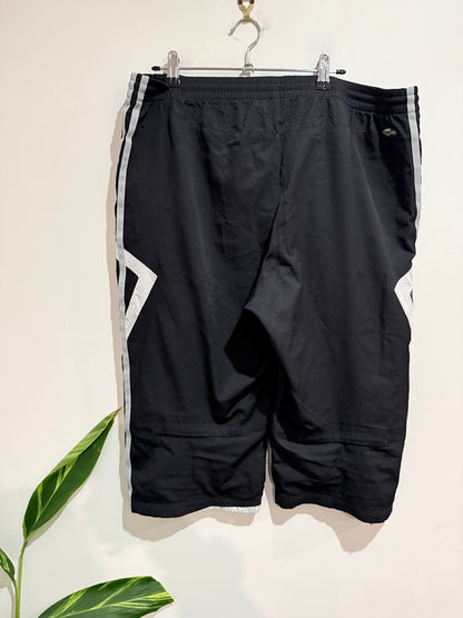 Adidas 3/4 Length Shorts Size Waist 98cm