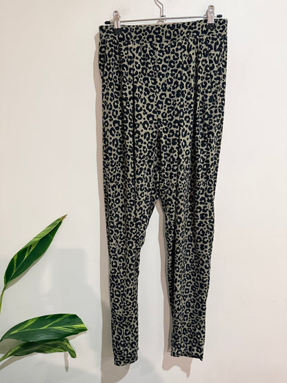 Spirit Leopard Print Leggings Size 8