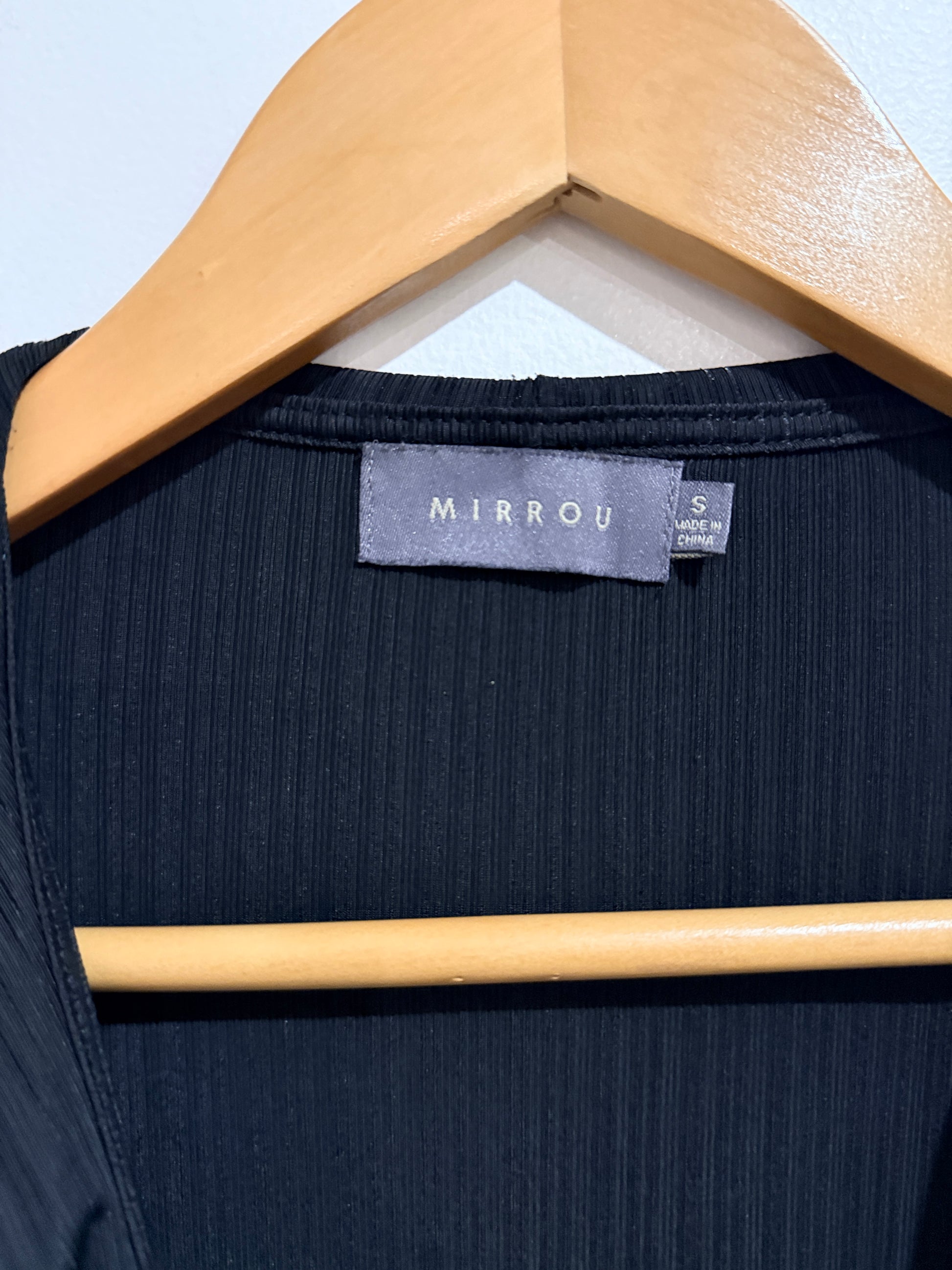 Mirrou Long-sleeve Ruffle Shirt Size S