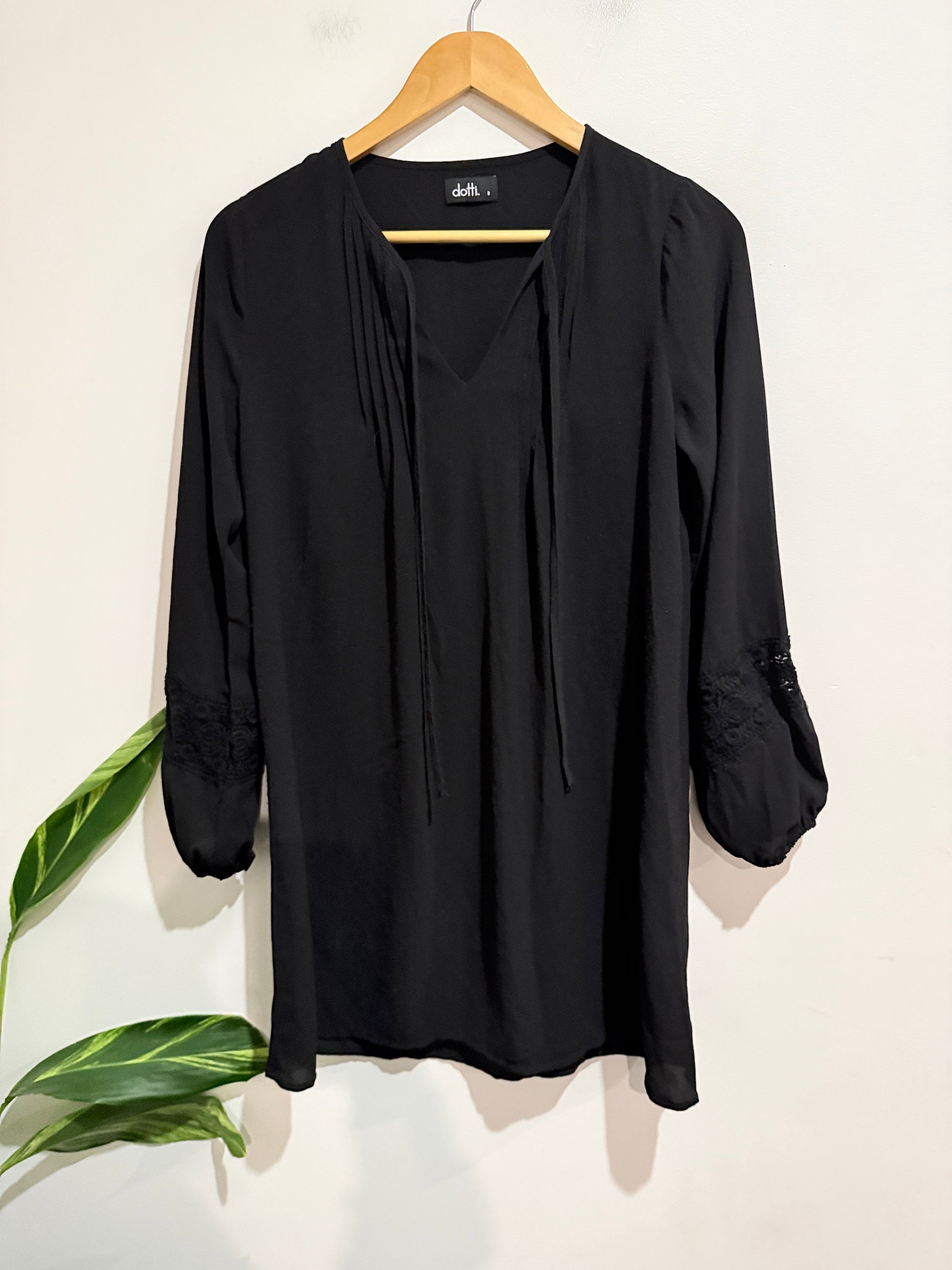 Dotti Tie-neck Tunic Top Size 8