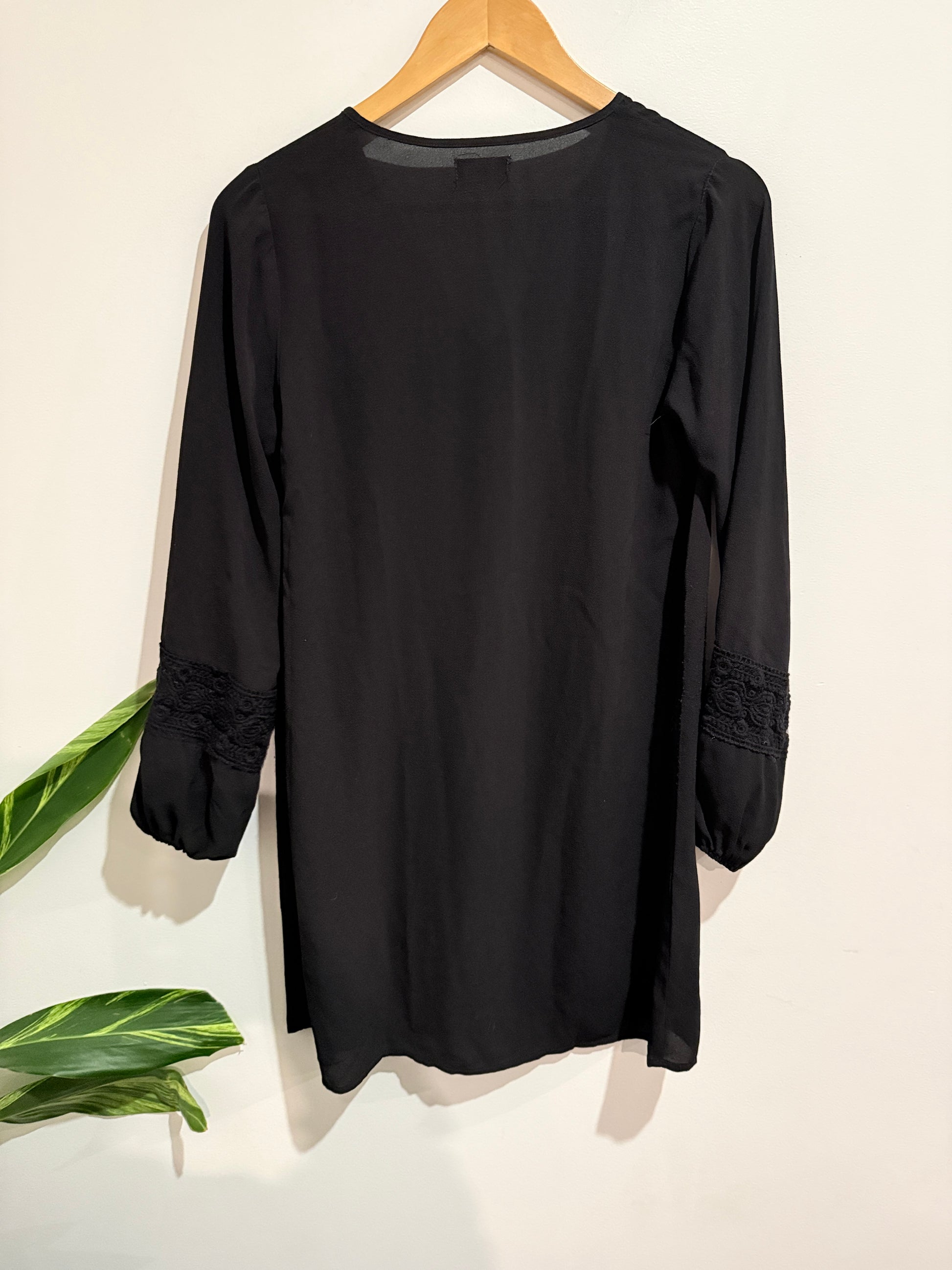 Dotti Tie-neck Tunic Top Size 8