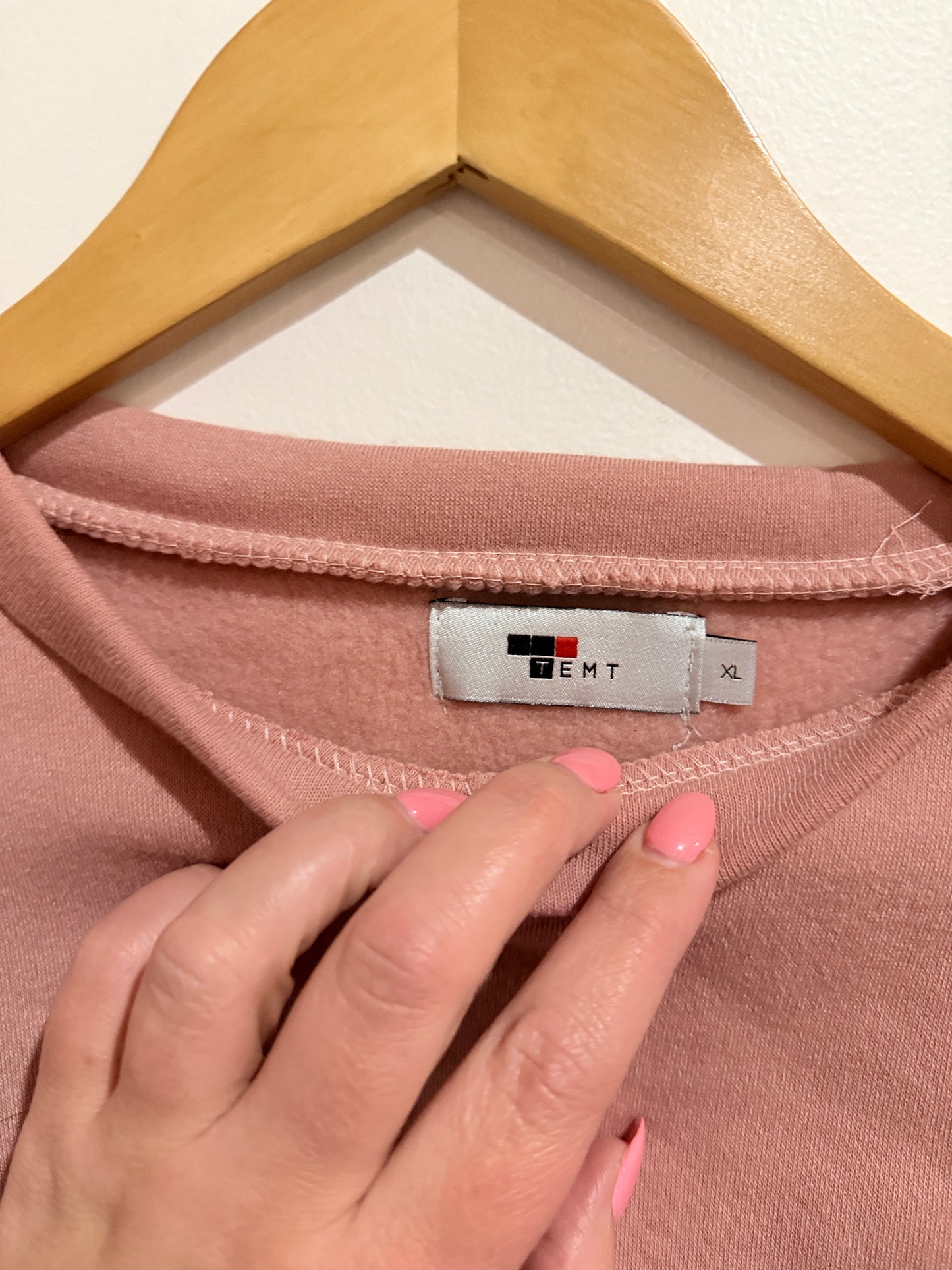 TEMT Crew Neck Sweatshirt Size XL | U/Arm to U/Arm 56cm
