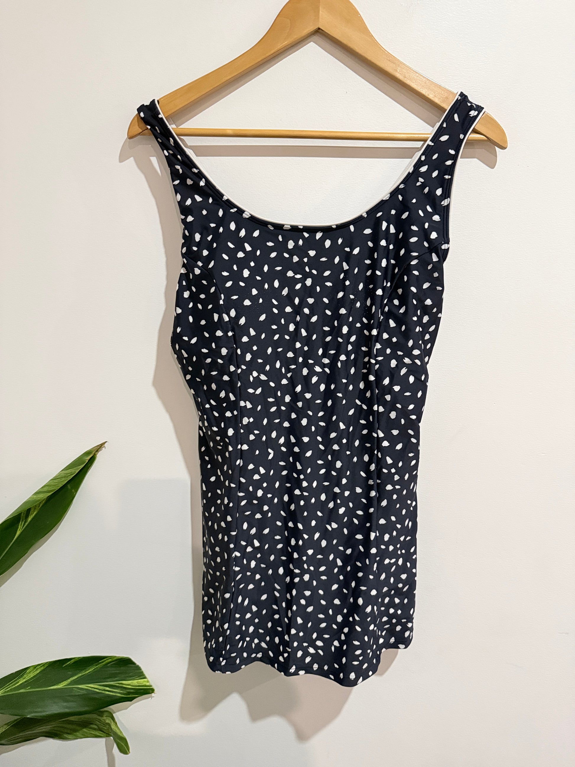 Beachfront Patterned Tank Top Size 18% Extra Lite Lycra