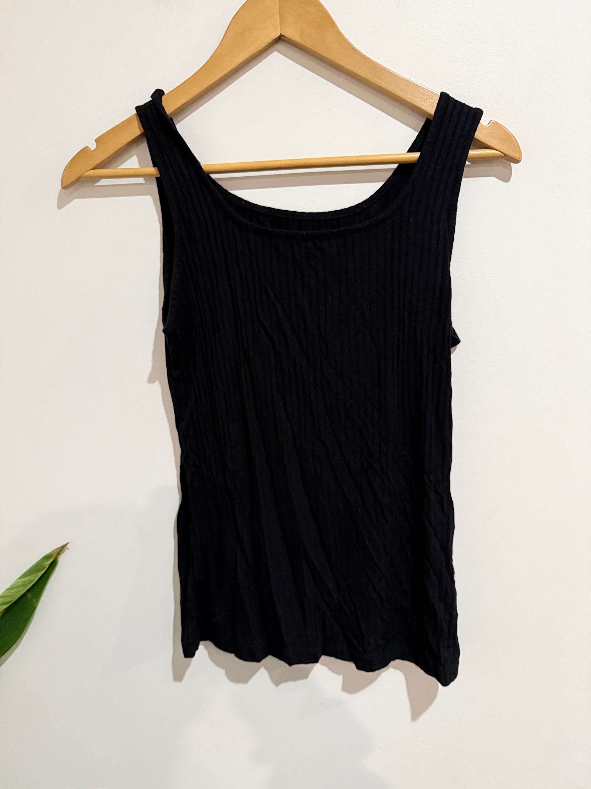 Eang Keng Ribbed Tank Top Size U/Arm to U/Arm 41cm