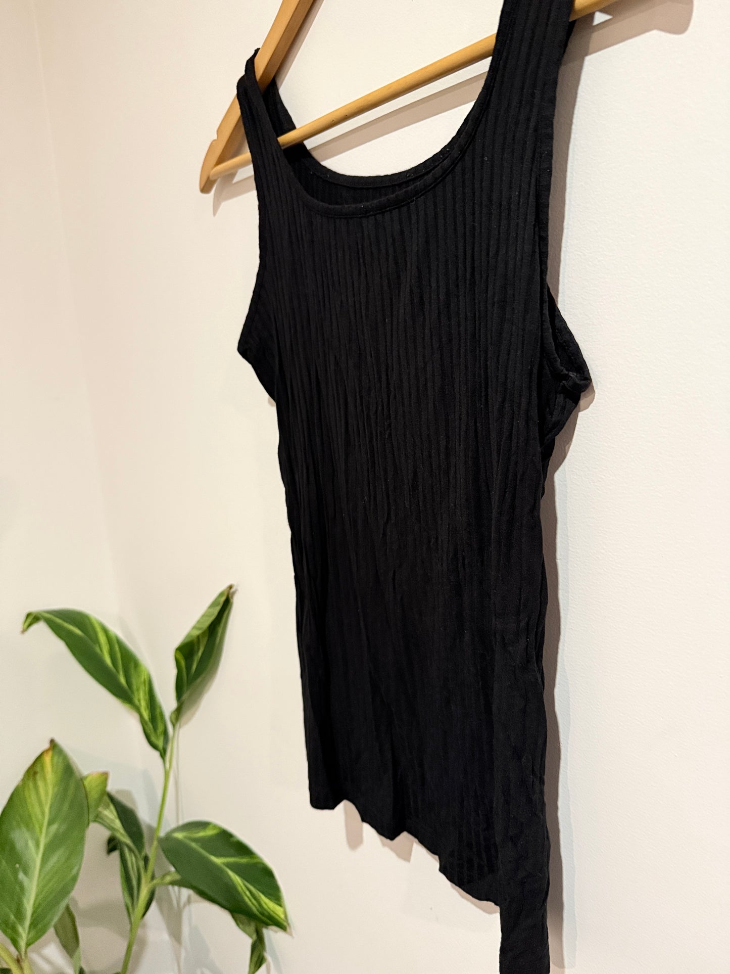 Eang Keng Ribbed Tank Top Size U/Arm to U/Arm 41cm