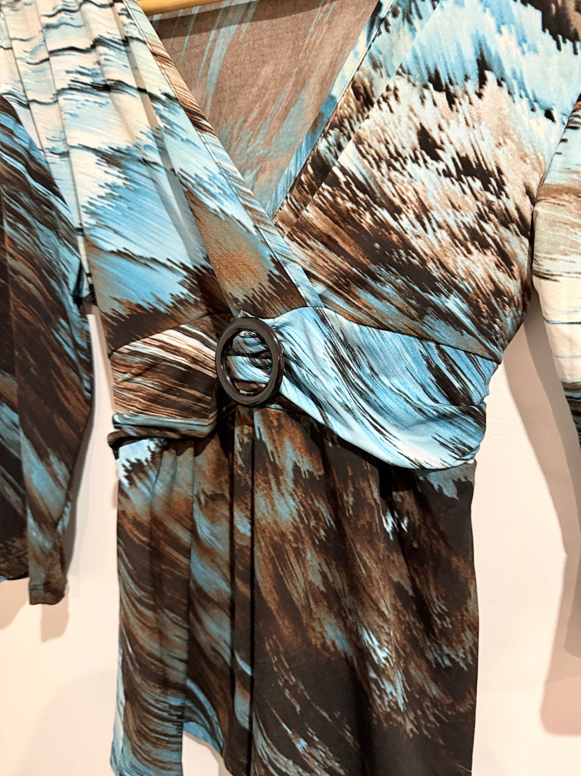 Worship Abstract Print Wrap Top Size 10
