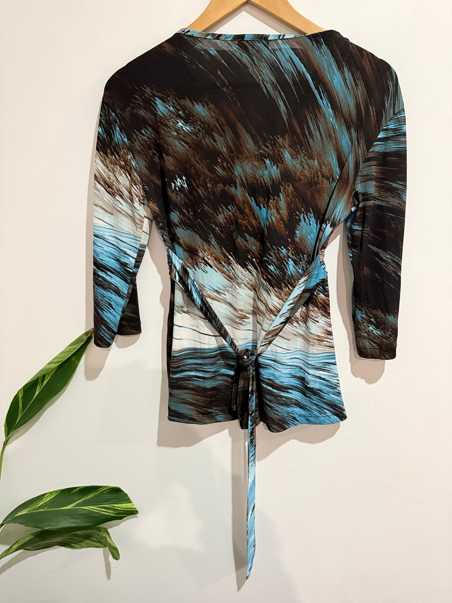 Worship Abstract Print Wrap Top Size 10