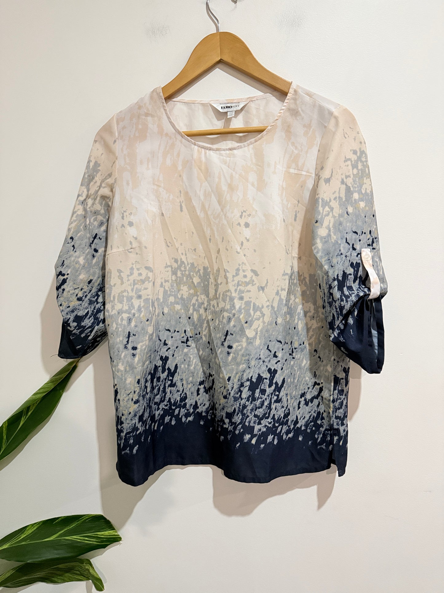 Euroedit Ombre Tunic Shirt Size U/Arm to U/Arm 52cm