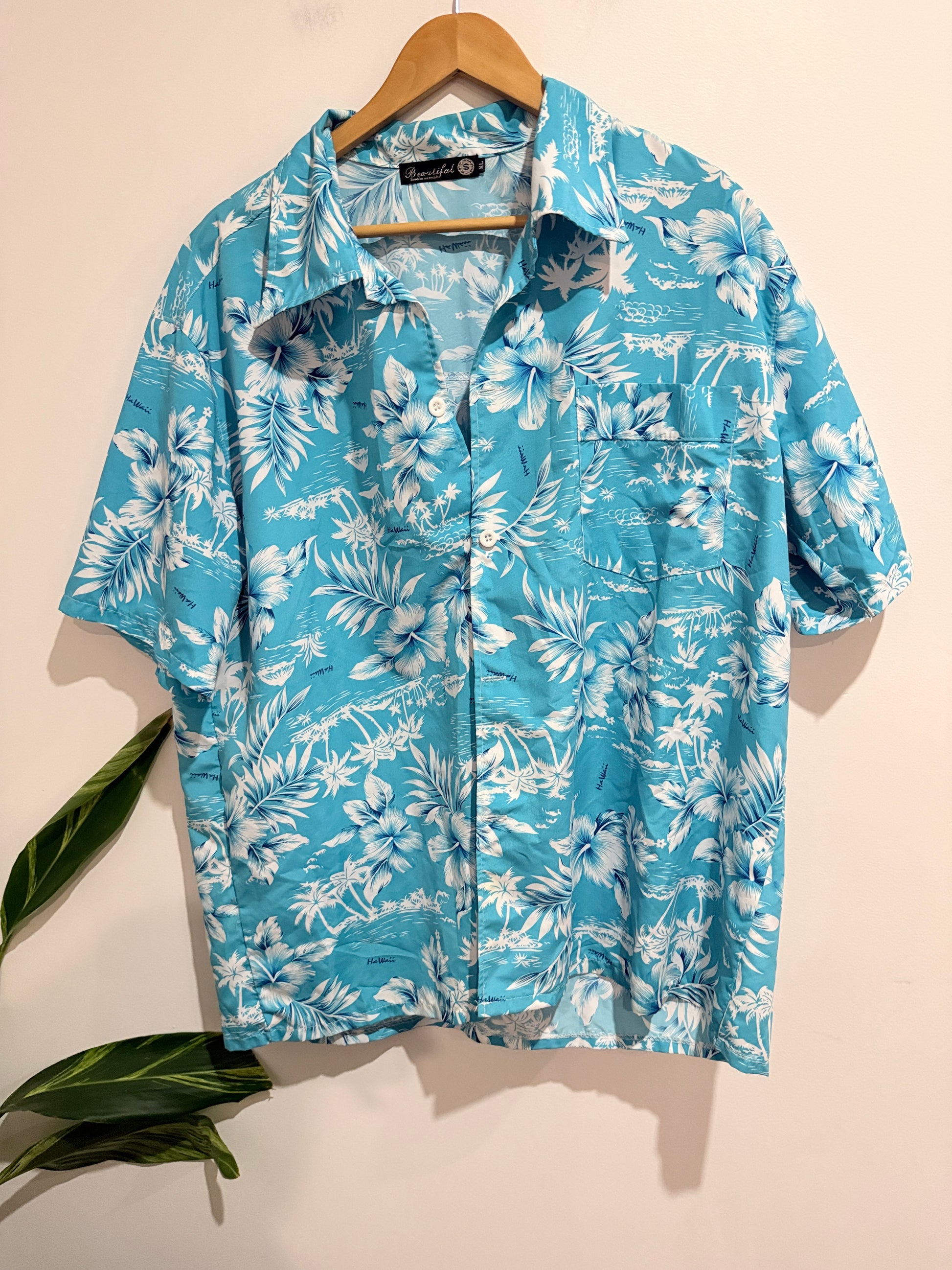 Beautiful Hawaiian Aloha Shirt Size XL