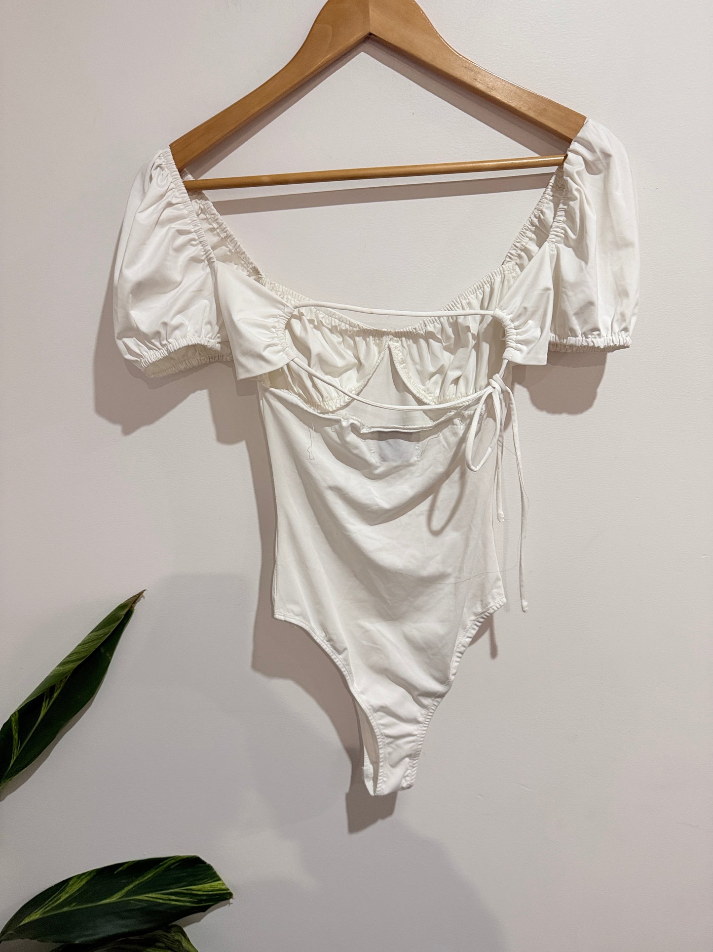 Princess Polly Puff Sleeve Bodysuit Size 6