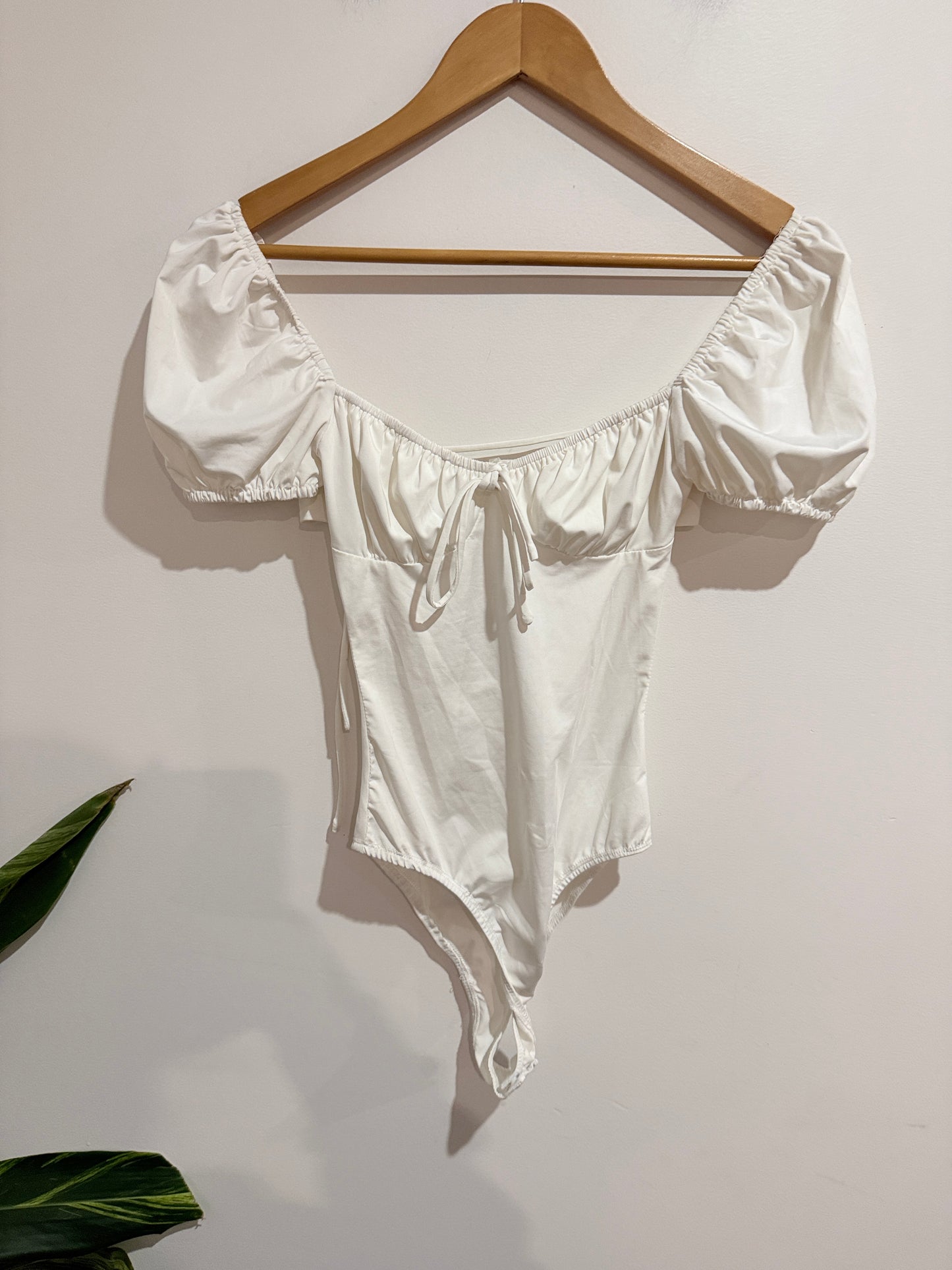 Princess Polly Puff Sleeve Bodysuit Size 6