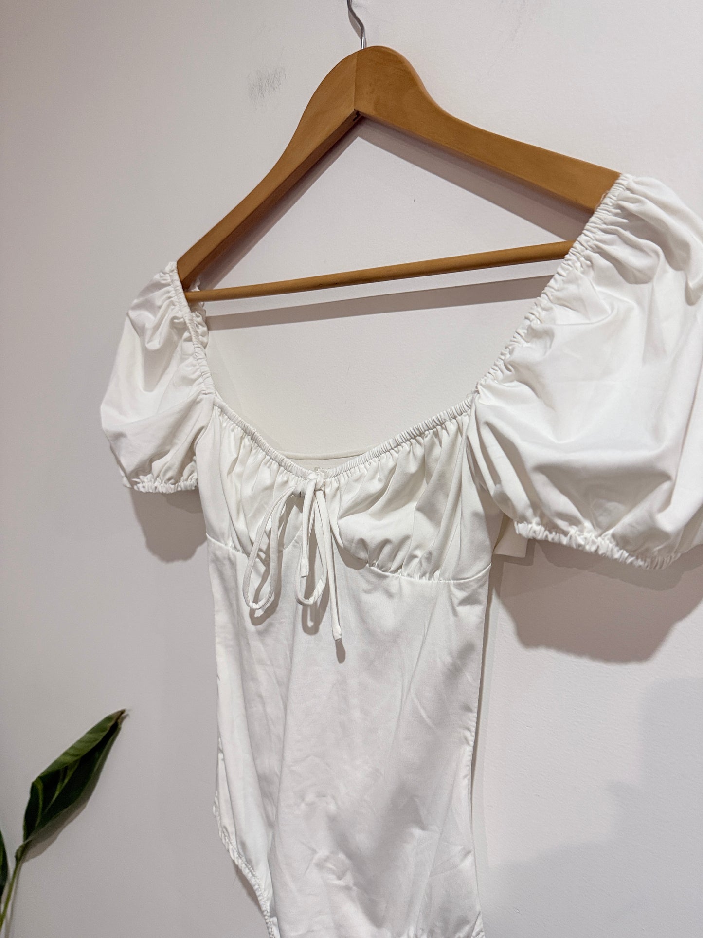 Princess Polly Puff Sleeve Bodysuit Size 6