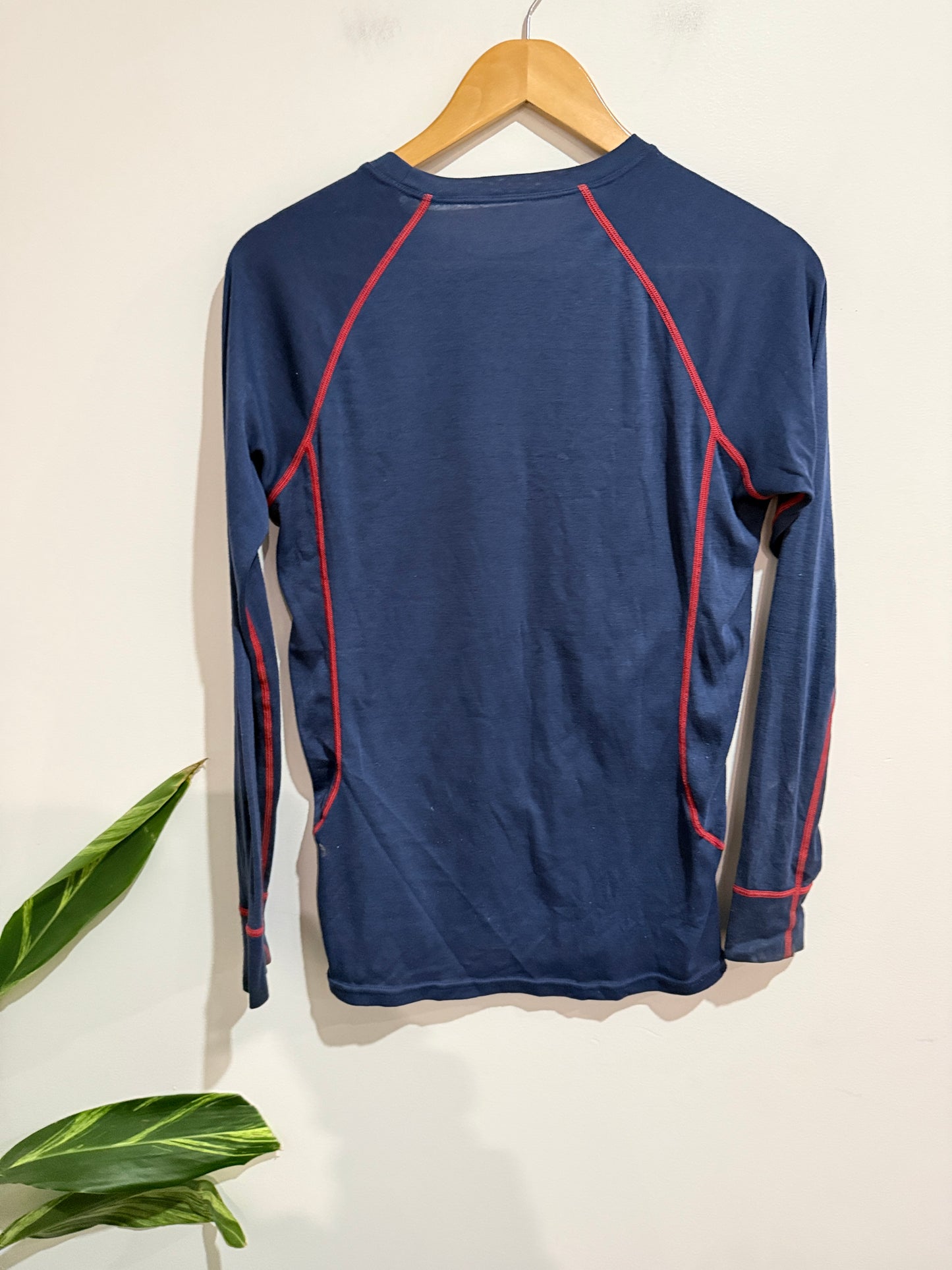Macpac Long-sleeve Sports Shirt Size U/Arm to U/Arm 47cm