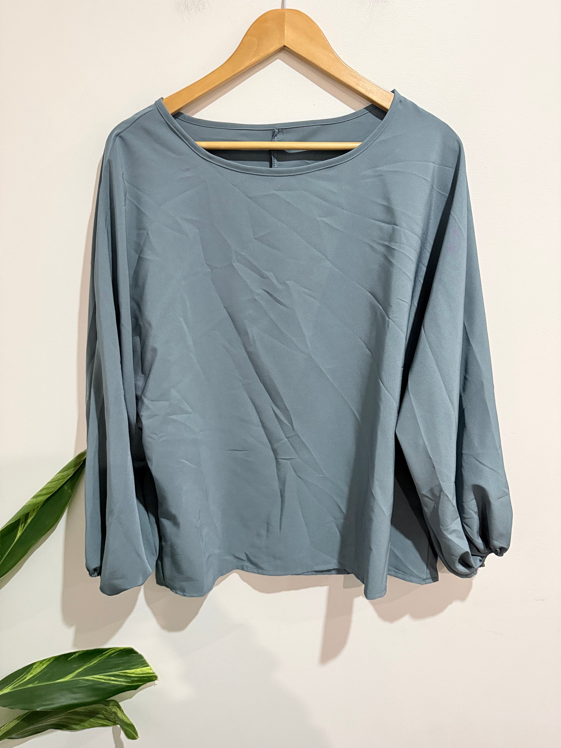Brand Unknown Volume Sleeve Shirt Size U/Arm to U/Arm 55cm