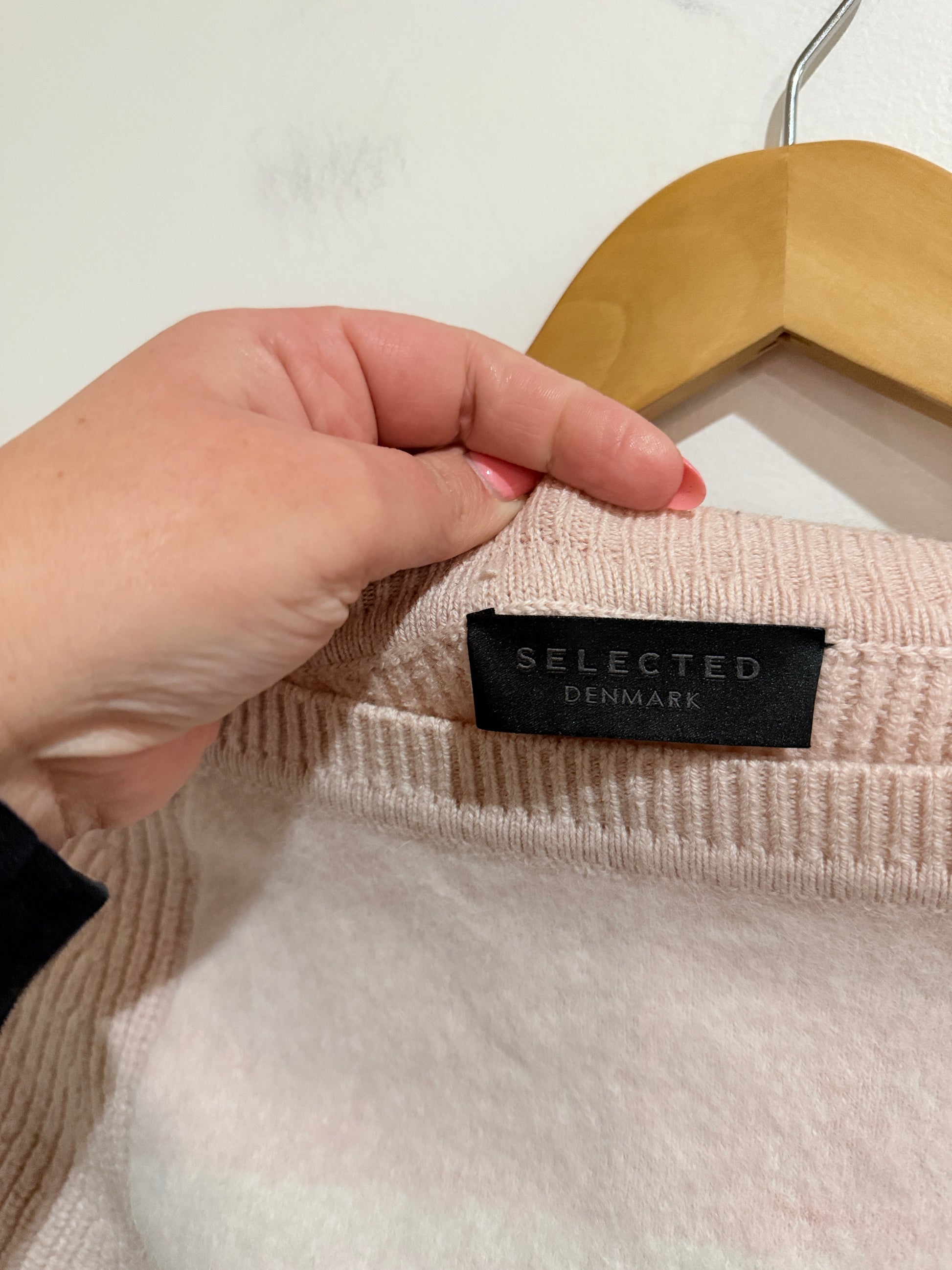 Selected Cropped Knit Sweater Size U/Arm to U/Arm 38cm