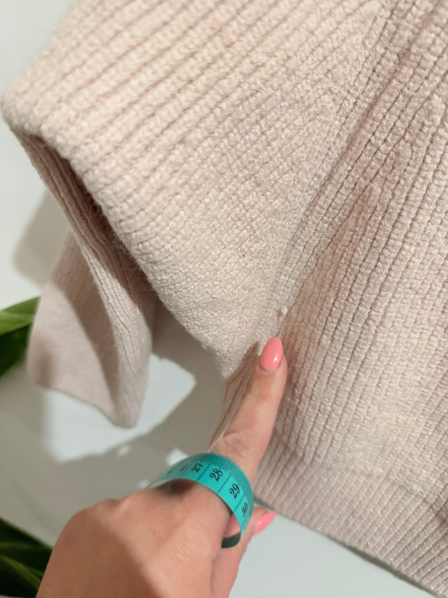 Selected Cropped Knit Sweater Size U/Arm to U/Arm 38cm