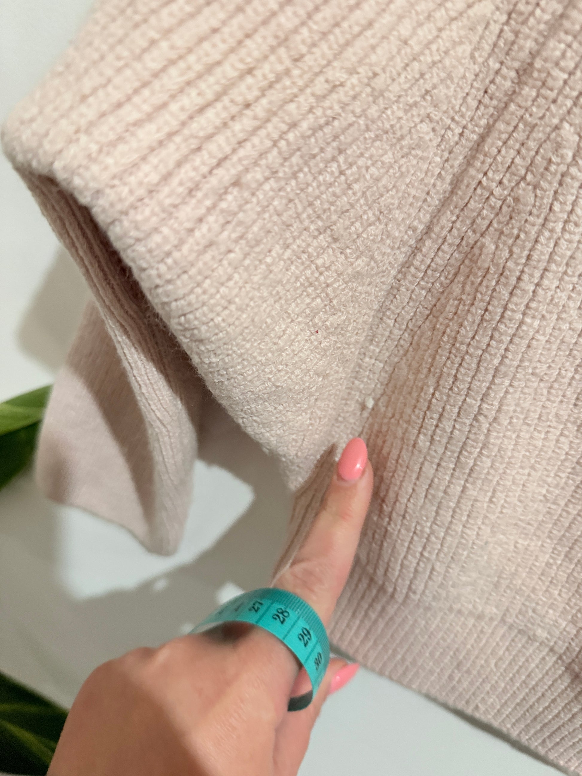 Selected Cropped Knit Sweater Size U/Arm to U/Arm 38cm