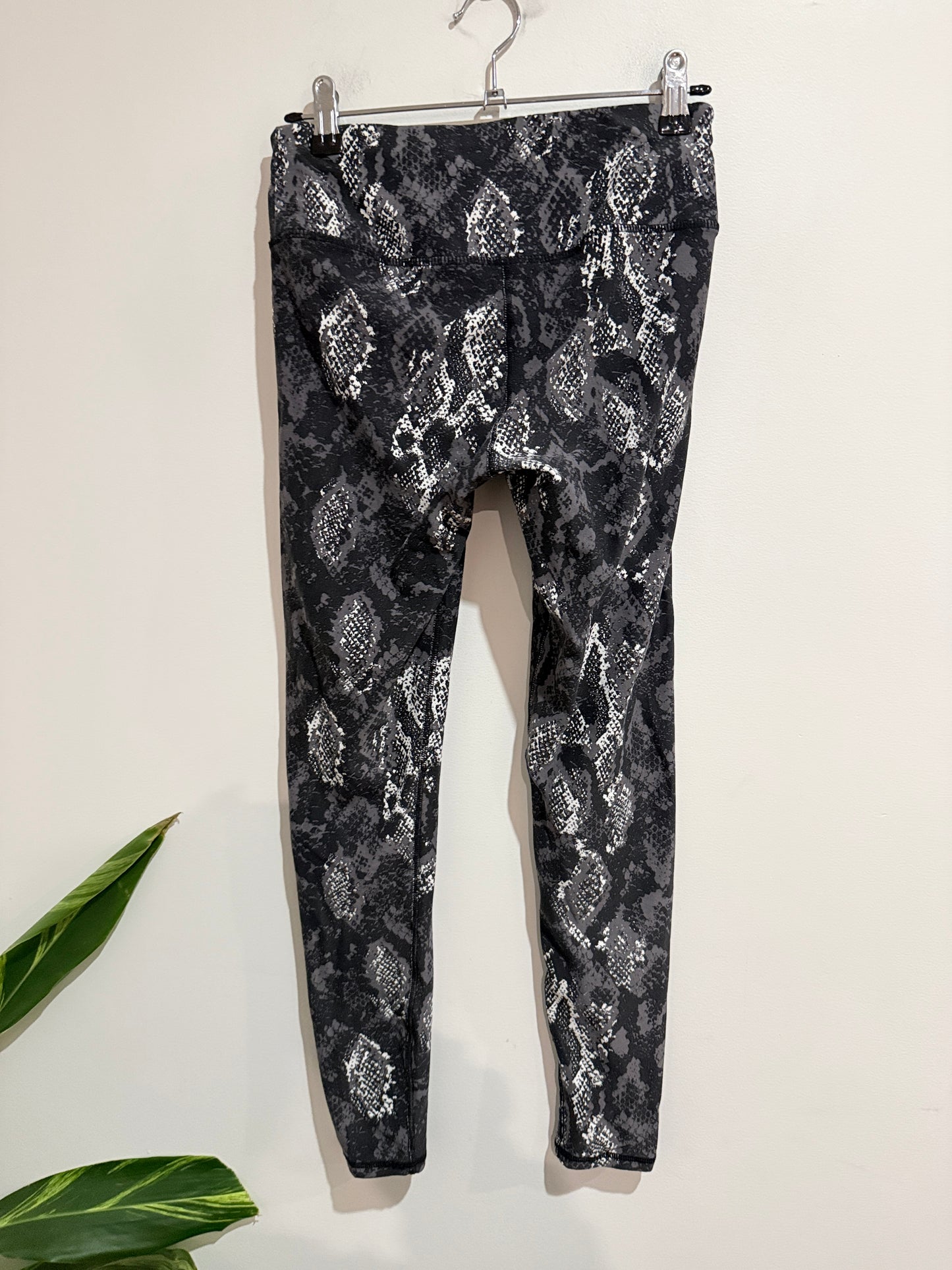 Anko Snakeskin Print Leggings Size 10