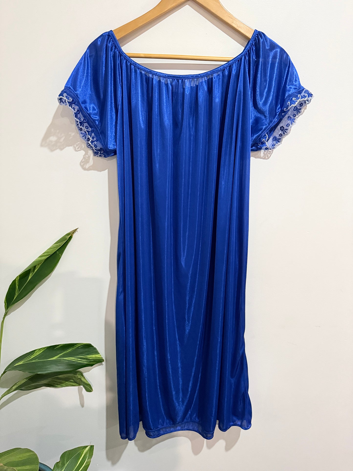 Satin Nightgown Size U/Arm to U/Arm 49cm
