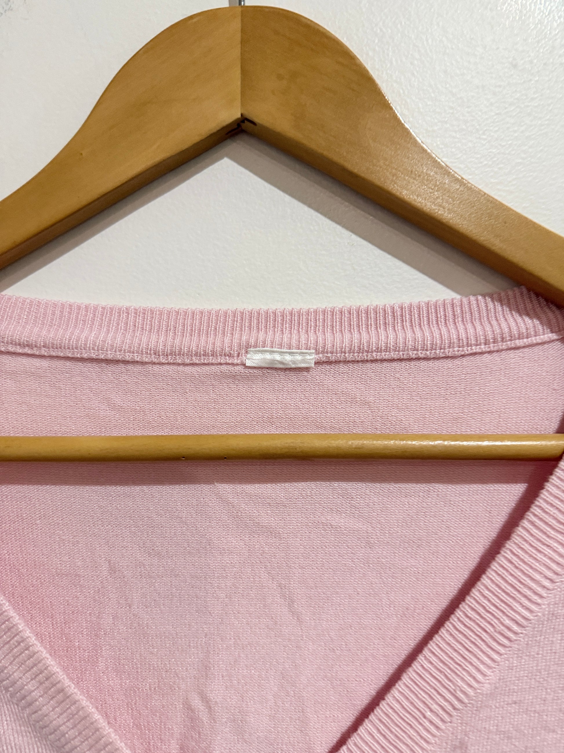 Brand Unknown V-neck Knit Cardigan Size U/Arm to U/Arm 58cm