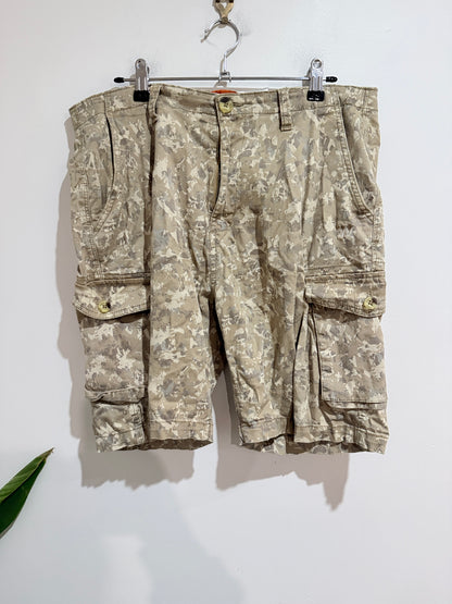 Wildcraft Cargo Shorts Size Large | Waist 90cm