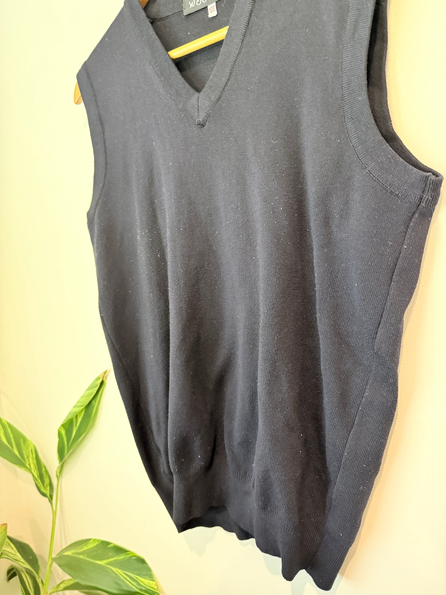 Woods V-neck Sweater Size 120 | U/Arm to U/Arm 49cm