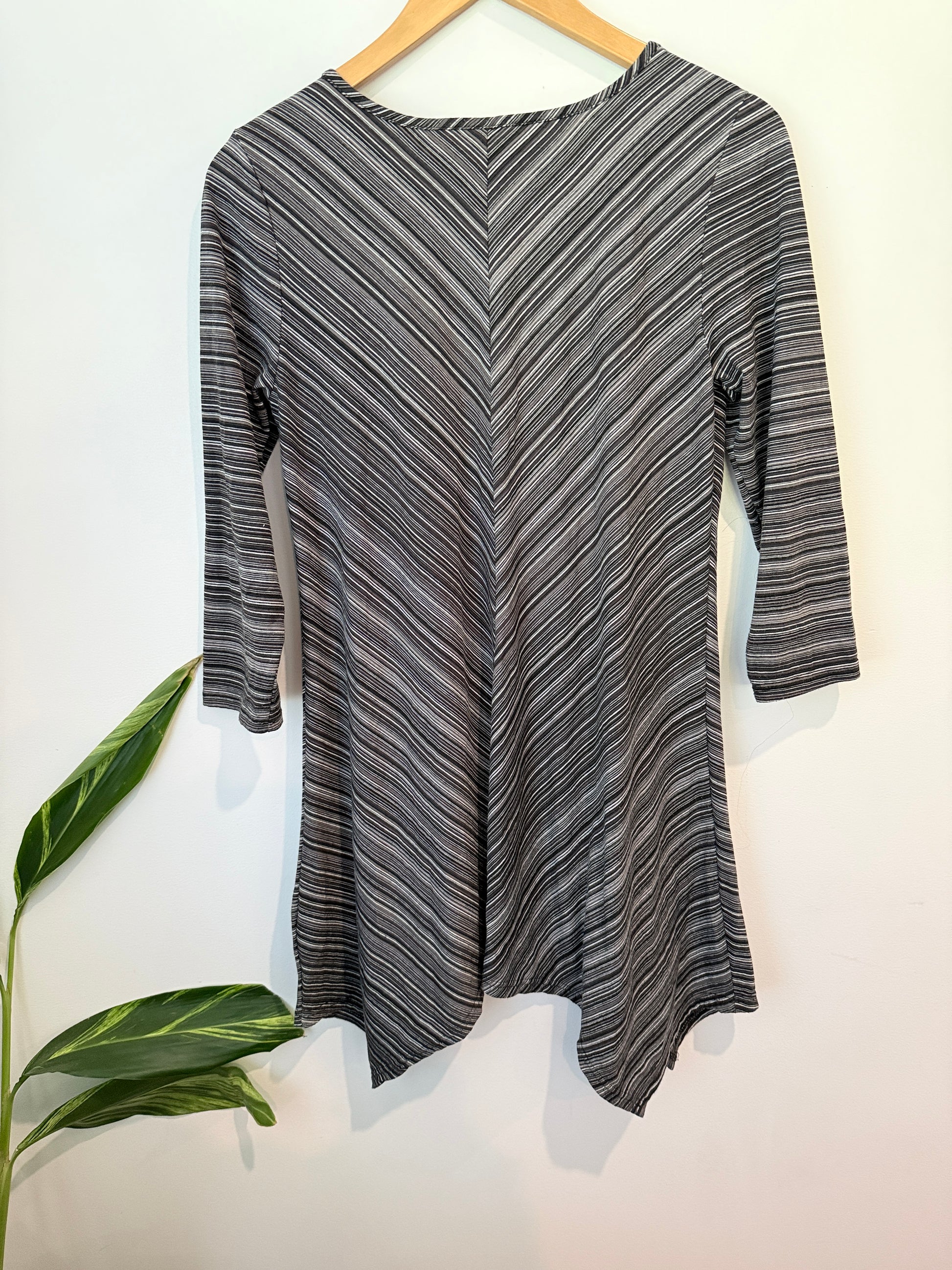 Brand; Crossroads Striped 3/4 Sleeve Top Size 10