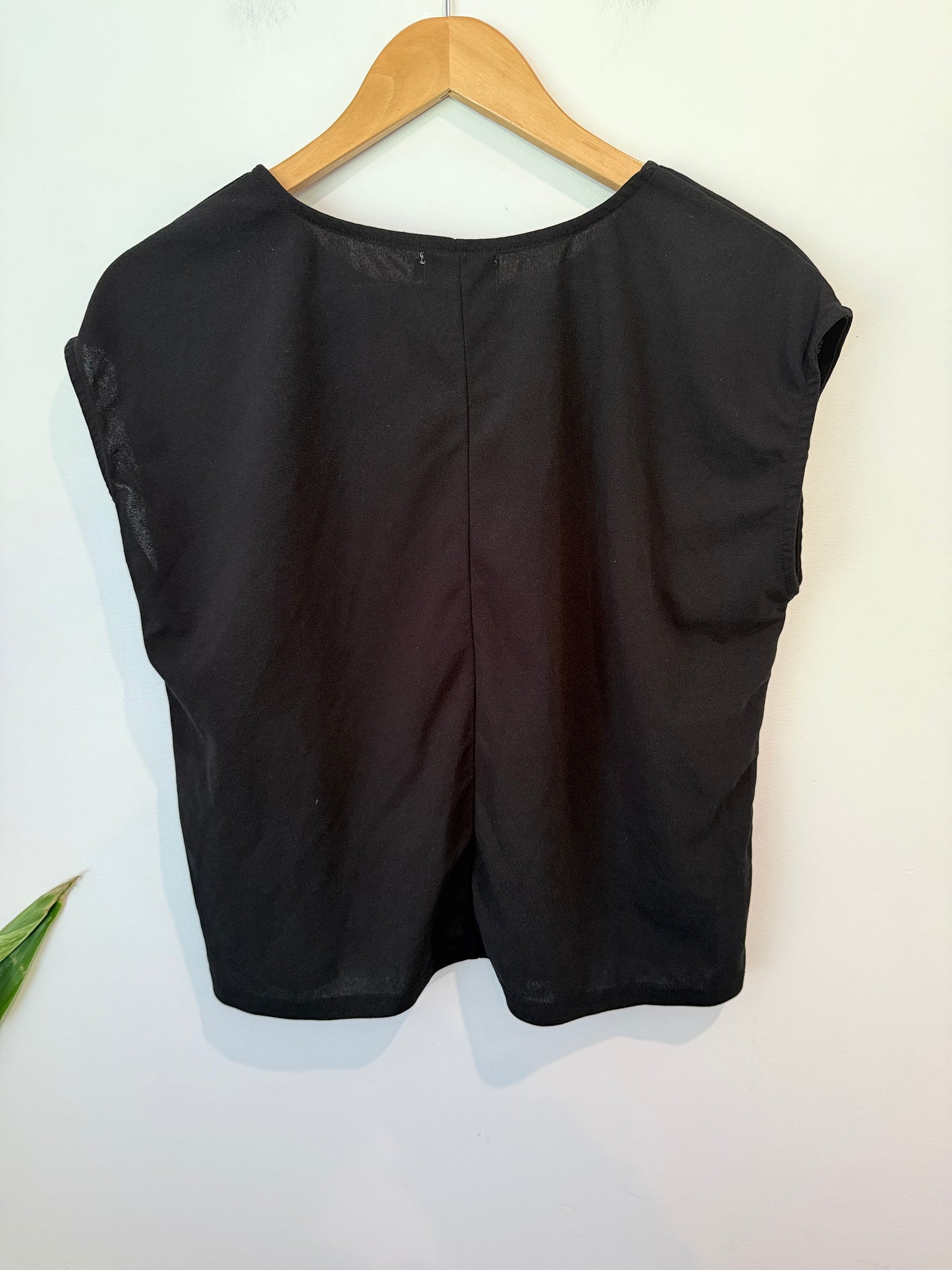 Mirrou Button-up Vest Top Size M