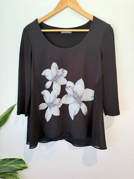 Jacqui.e Crew Neck Floral T-shirt Size S