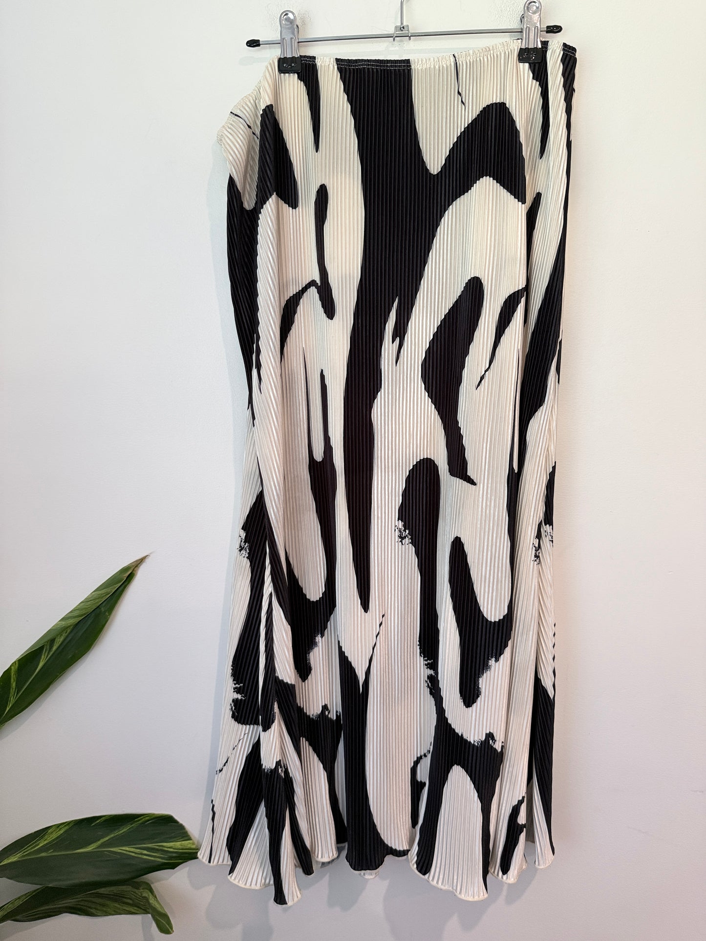 Shein Pleated Midi Skirt Size XL