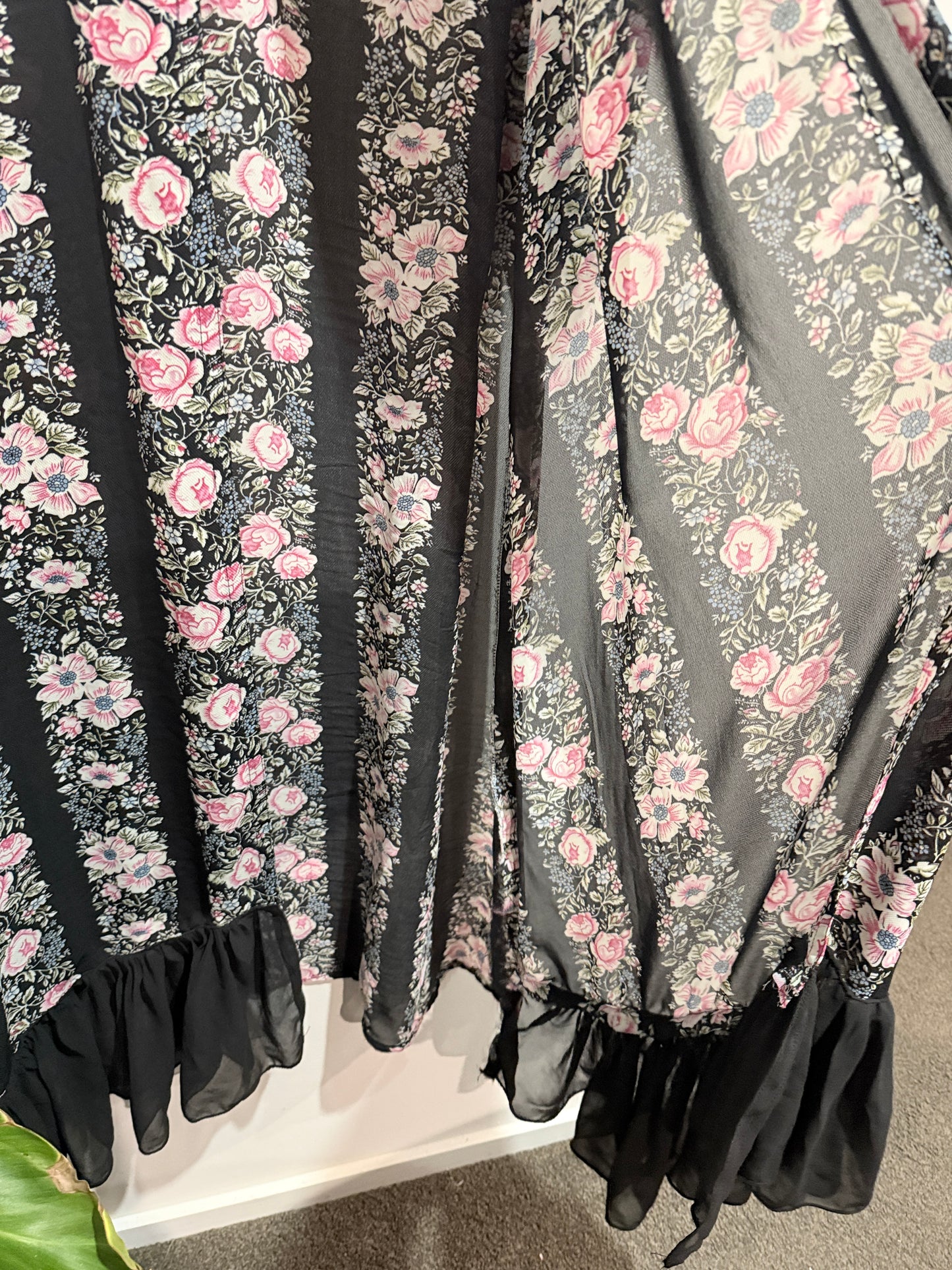 Floral Mumu Dress Size U/Arm to U/Arm 66cm