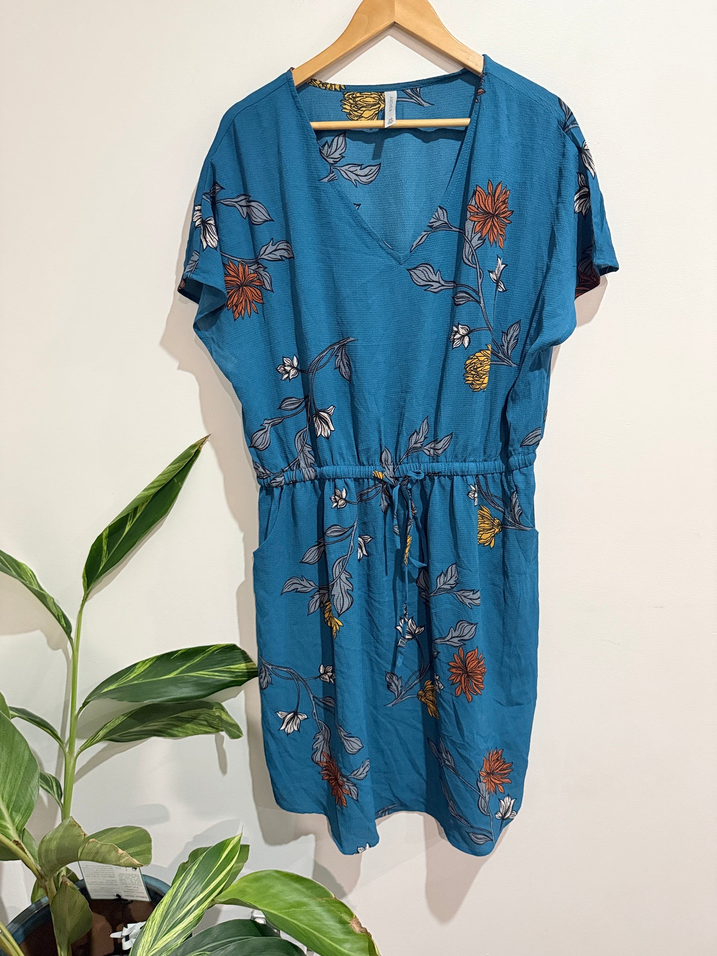 Anthem Drawstring Waist Short Dress Size 20