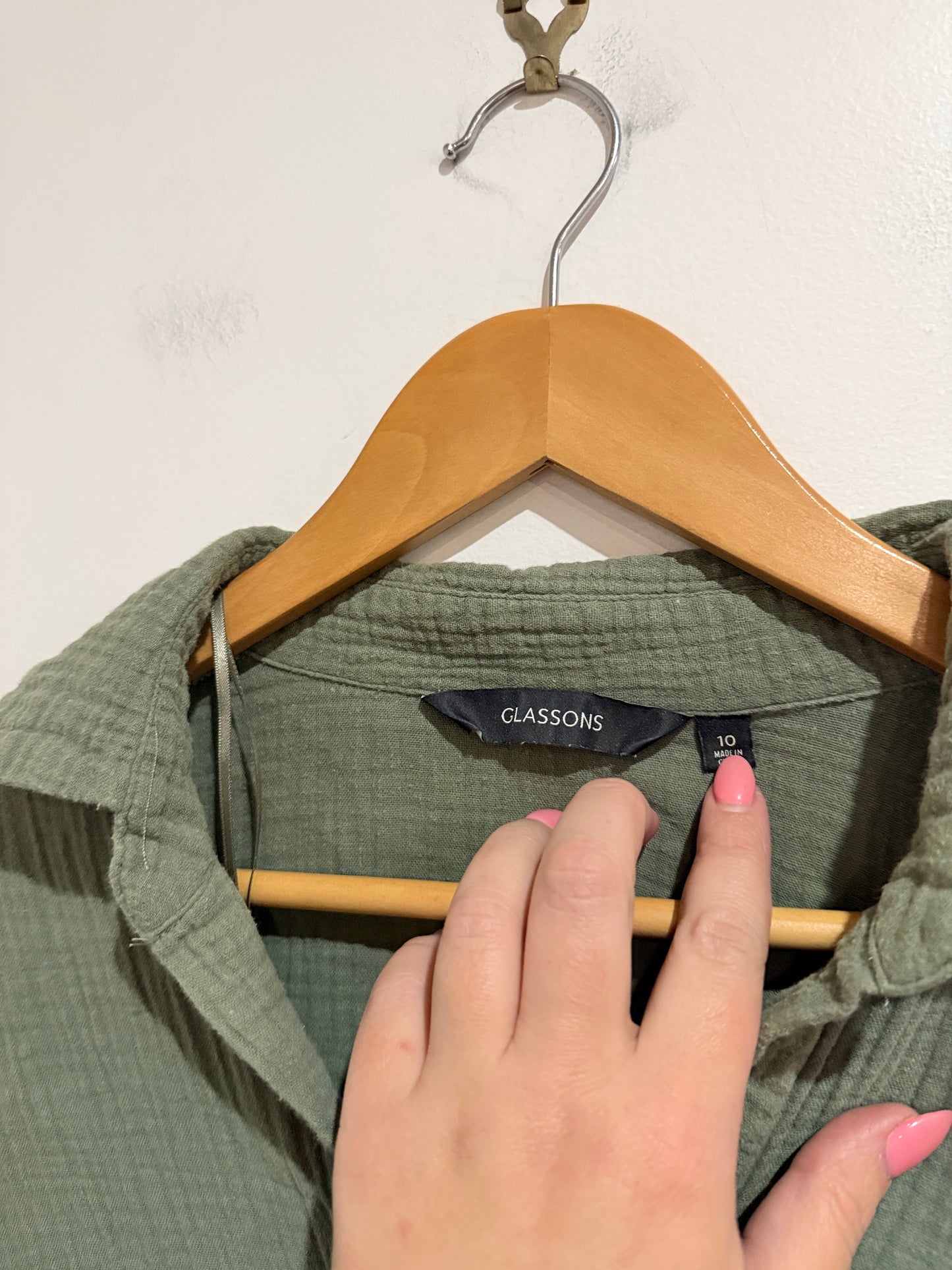 Glassons Cropped Button-up Shirt Size 10